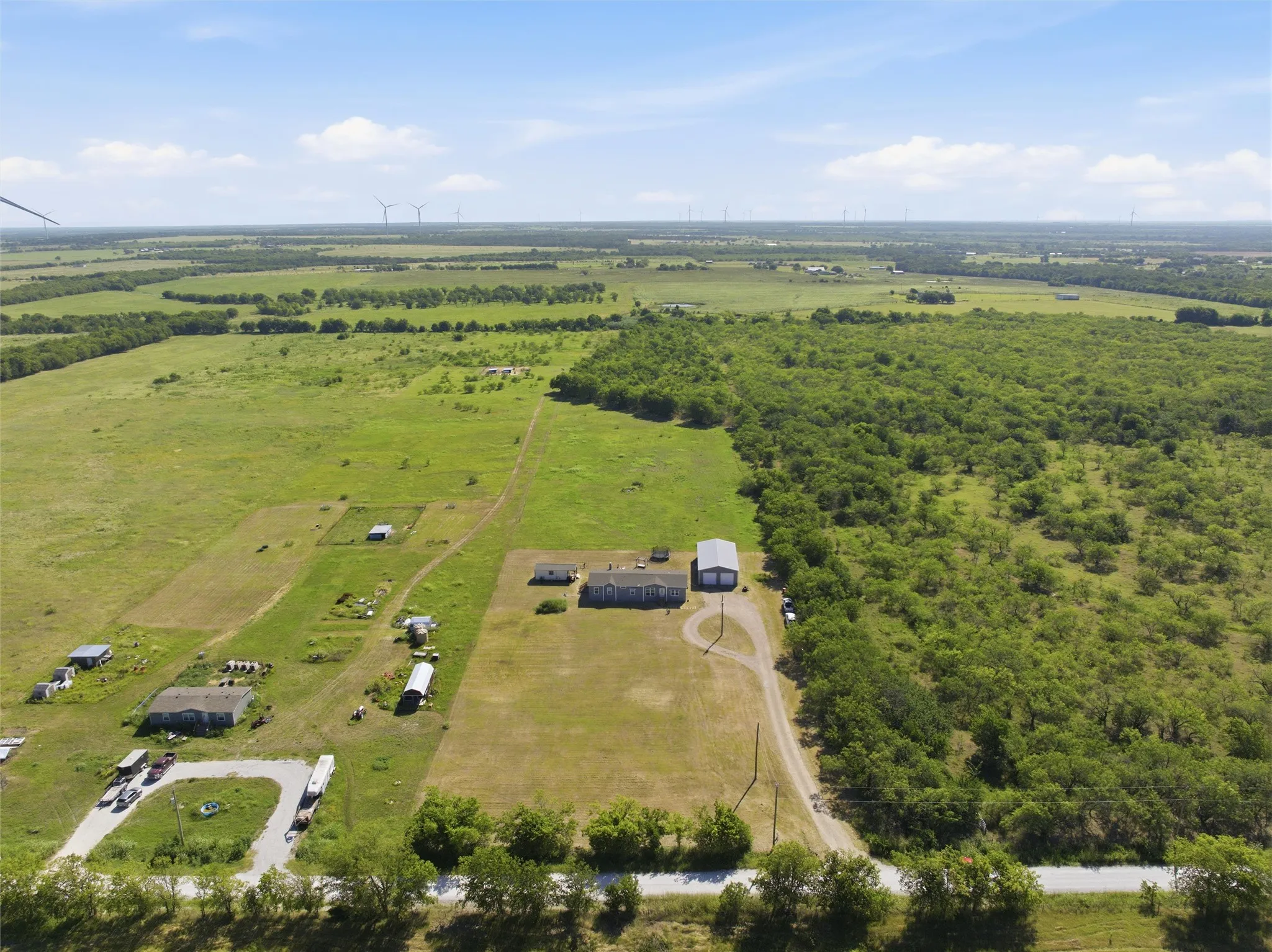 Single Family Residence For Sale in Hill County , 404 Hcr 3258, Mount Calm, Texas 76673, 4 Bedroom, 3 Bathroom, 4 Garage spaces, 2,190 Sqft, built in 2023, mls#21323586, Real Estate Agent in Mount Calm, Homes For Sale in Hill county, Homes For Sale in Mount Calm, Realtor in Mount Calm Texas, Real Estate Brokerage Independent Realty Texas, Luminita Cordes Realtor
