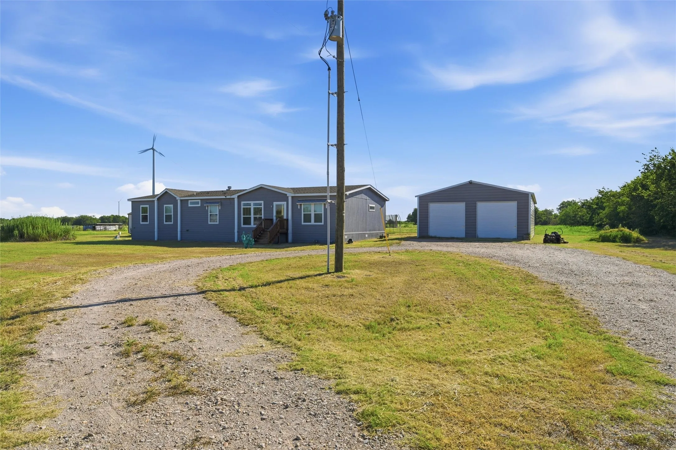 Single Family Residence For Sale in Hill County , 404 Hcr 3258, Mount Calm, Texas 76673, 4 Bedroom, 3 Bathroom, 4 Garage spaces, 2,190 Sqft, built in 2023, mls#21323586, Real Estate Agent in Mount Calm, Homes For Sale in Hill county, Homes For Sale in Mount Calm, Realtor in Mount Calm Texas, Real Estate Brokerage Independent Realty Texas, Luminita Cordes Realtor