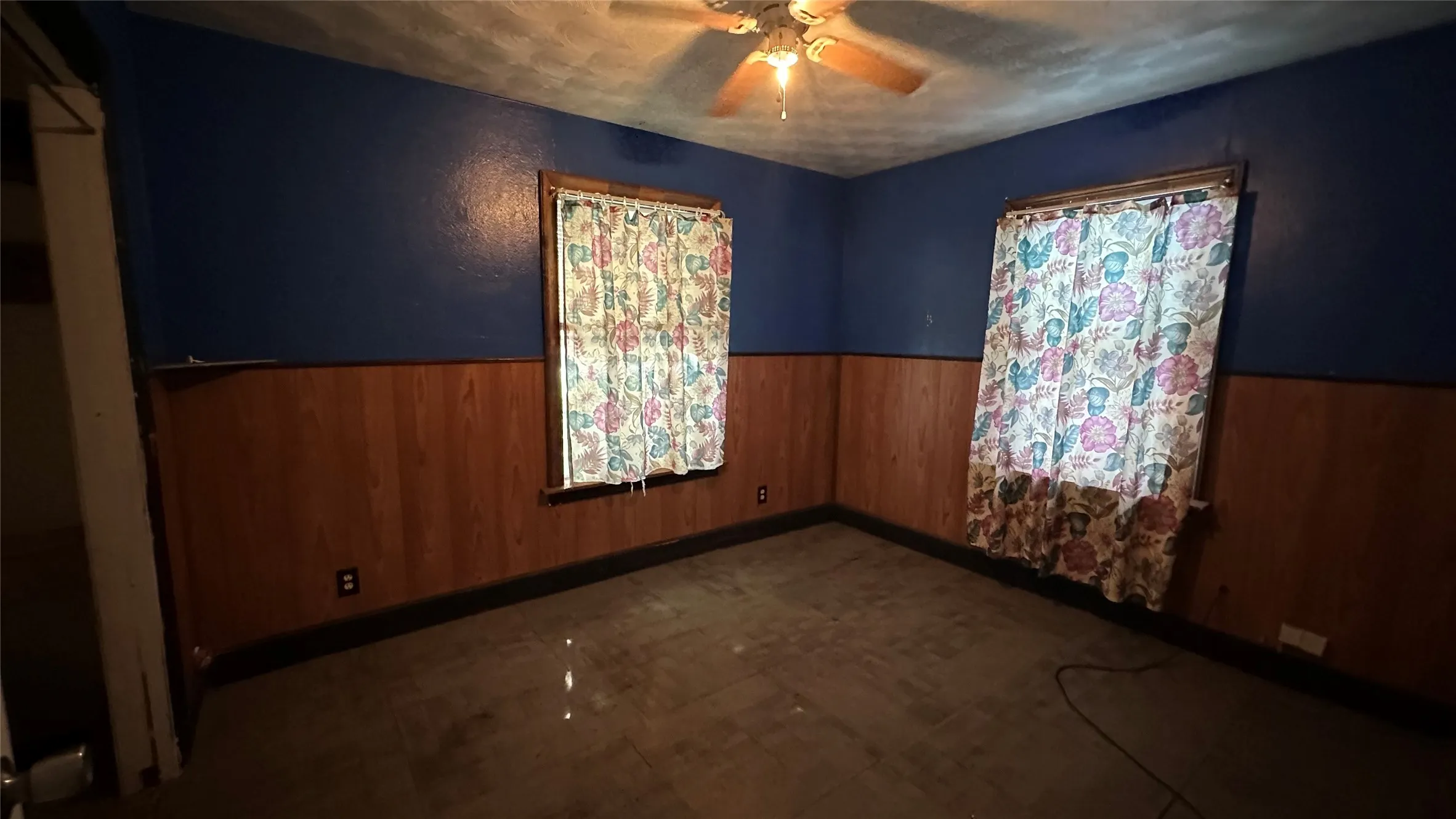 Single Family Residence For Sale in Dallas County , 3815 Alsbury Street, Dallas, Texas 75216, 3 Bedrooms, 1 Bathroom, 1 Garage spaces, 1,008 Sqft, built in 1959, Price $170,000, mls#21312999, Real Estate Agent in Dallas, Homes For Sale in Dallas county, Homes For Sale in Dallas, Realtor in Dallas Texas, Real Estate Brokerage Independent Realty Texas, Luminita Cordes Realtor