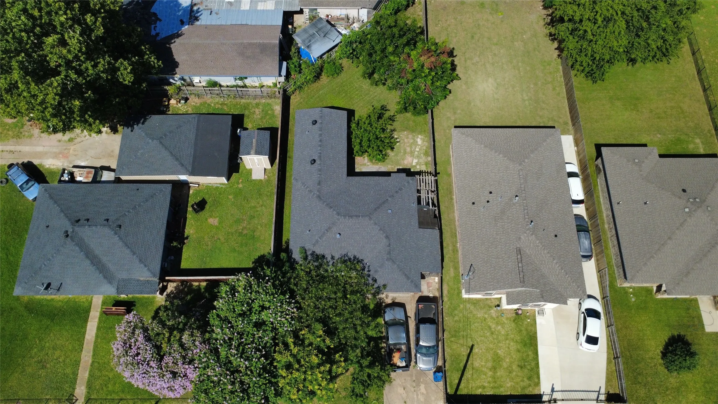 Single Family Residence For Sale in Dallas County , 3815 Alsbury Street, Dallas, Texas 75216, 3 Bedrooms, 1 Bathroom, 1 Garage spaces, 1,008 Sqft, built in 1959, Price $170,000, mls#21312999, Real Estate Agent in Dallas, Homes For Sale in Dallas county, Homes For Sale in Dallas, Realtor in Dallas Texas, Real Estate Brokerage Independent Realty Texas, Luminita Cordes Realtor