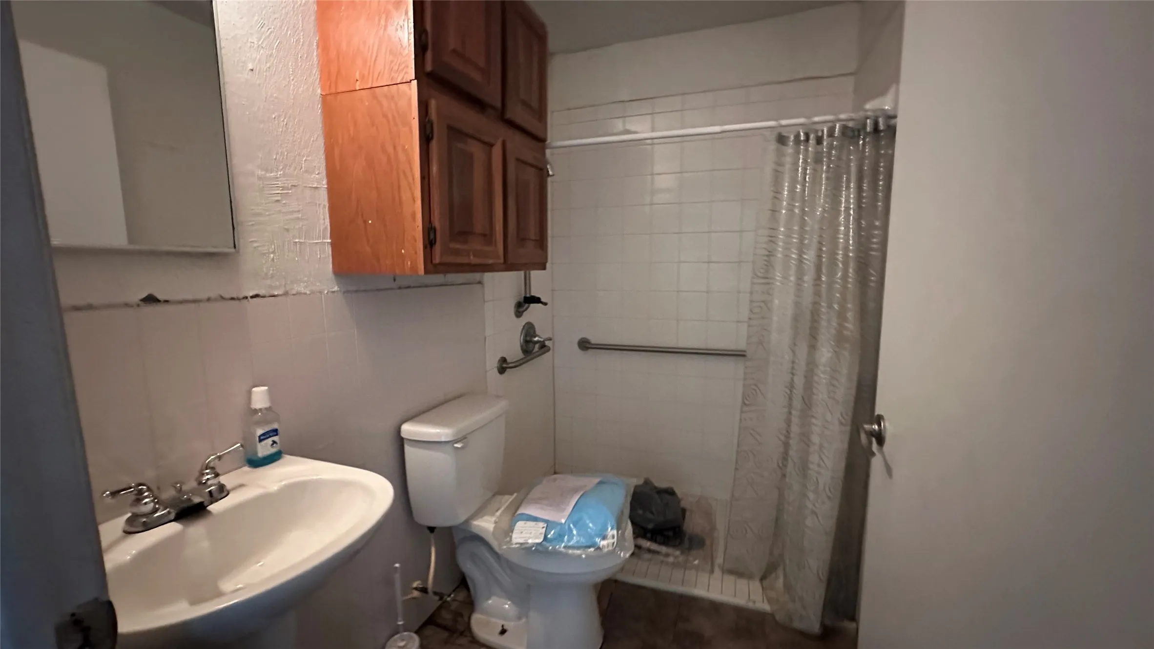 Single Family Residence For Sale in Dallas County , 3815 Alsbury Street, Dallas, Texas 75216, 3 Bedrooms, 1 Bathroom, 1 Garage spaces, 1,008 Sqft, built in 1959, Price $170,000, mls#21312999, Real Estate Agent in Dallas, Homes For Sale in Dallas county, Homes For Sale in Dallas, Realtor in Dallas Texas, Real Estate Brokerage Independent Realty Texas, Luminita Cordes Realtor