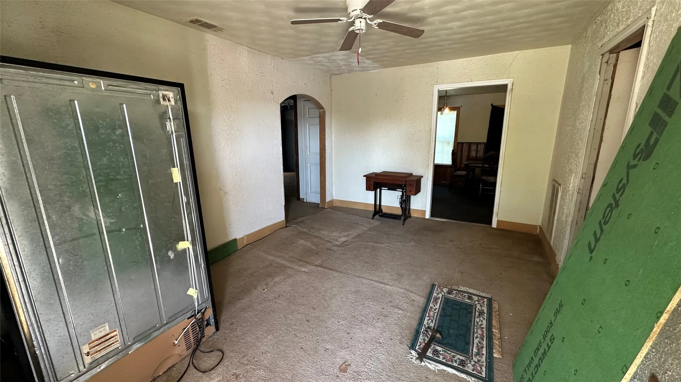 Single Family Residence For Sale in Dallas County , 3815 Alsbury Street, Dallas, Texas 75216, 3 Bedrooms, 1 Bathroom, 1 Garage spaces, 1,008 Sqft, built in 1959, Price $170,000, mls#21312999, Real Estate Agent in Dallas, Homes For Sale in Dallas county, Homes For Sale in Dallas, Realtor in Dallas Texas, Real Estate Brokerage Independent Realty Texas, Luminita Cordes Realtor