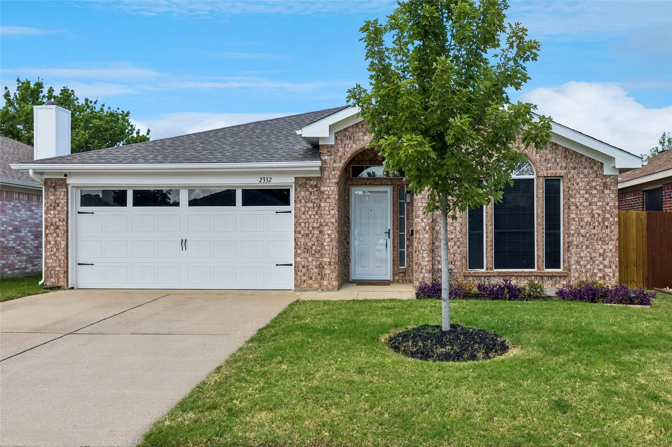 Single Family Residence For Sale in Tarrant County , 2332 Cap Rock Lane, Fort Worth, Texas 76133, 4 Bedroom, 2 Bathroom, 2 Garage spaces, 1,859 Sqft, built in 2000, mls#21322216, Real Estate Agent in Fort Worth, Homes For Sale in Tarrant county, Homes For Sale in Fort Worth, Realtor in Fort Worth Texas, Real Estate Brokerage Independent Realty Texas, Luminita Cordes Realtor