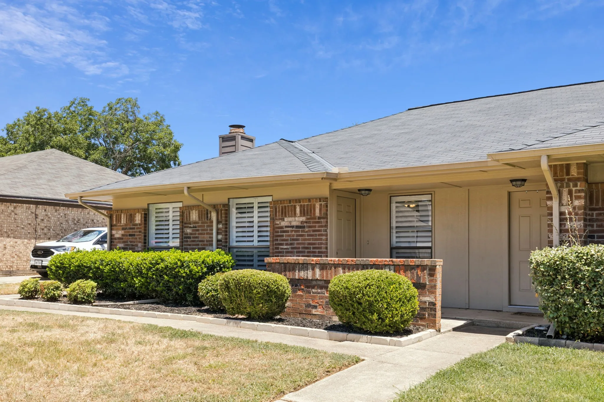 Single Family Residence For Sale in Tarrant County , 3002 Hilltop Drive, Euless, Texas 76039, 2 Bedroom, 1 Bathroom, Garage spaces, 1,044 Sqft, built in 1983, mls#21321492, Real Estate Agent in Euless, Homes For Sale in Tarrant county, Homes For Sale in Euless, Realtor in Euless Texas, Real Estate Brokerage Independent Realty Texas, Luminita Cordes Realtor