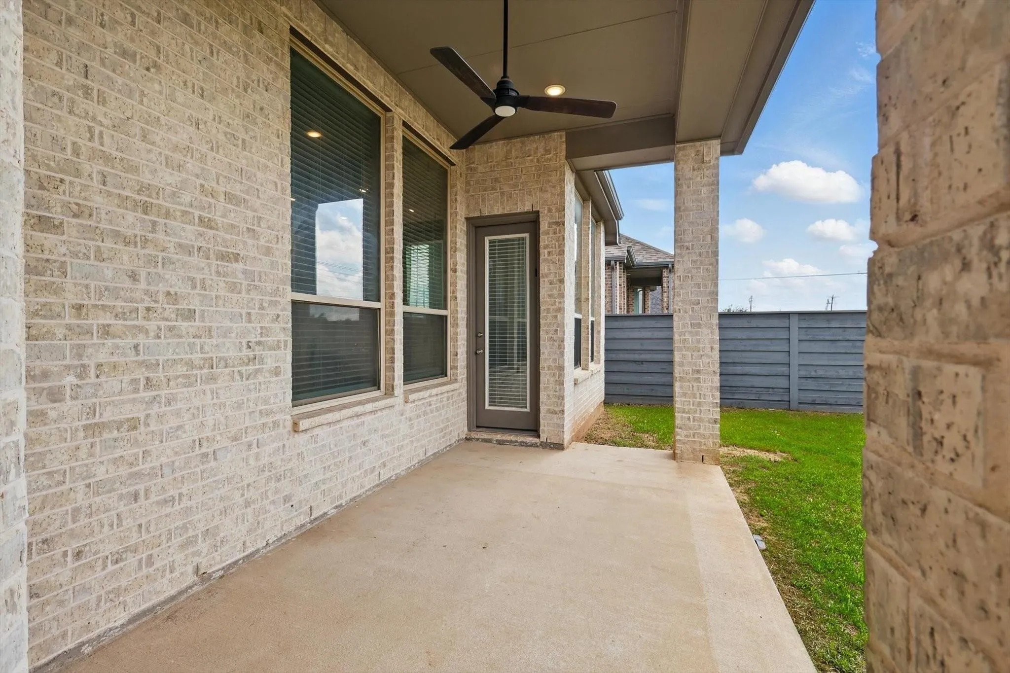 Single Family Residence For Rent in Denton County , 1100 Parkstone Drive, Little Elm, Texas 76227, 4 Bedroom, 3 Bathroom, 2 Garage spaces, 2,253 Sqft, built in 2019, mls#21323046, Real Estate Agent in Little Elm, Homes For Rent in Denton county, Homes For Rent in Little Elm, Realtor in Little Elm Texas, Real Estate Brokerage Independent Realty Texas, Luminita Cordes Realtor