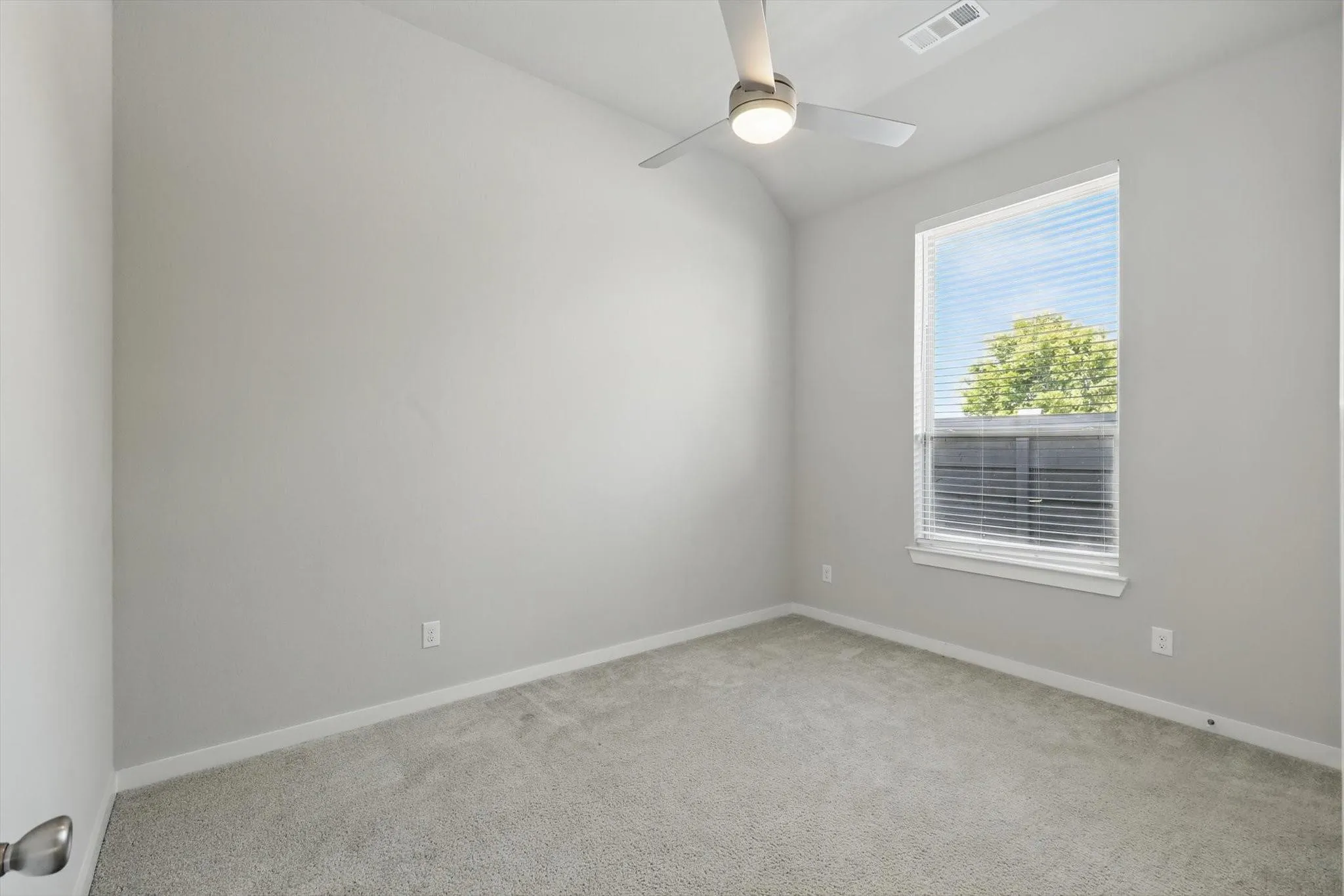 Single Family Residence For Rent in Denton County , 1100 Parkstone Drive, Little Elm, Texas 76227, 4 Bedroom, 3 Bathroom, 2 Garage spaces, 2,253 Sqft, built in 2019, mls#21323046, Real Estate Agent in Little Elm, Homes For Rent in Denton county, Homes For Rent in Little Elm, Realtor in Little Elm Texas, Real Estate Brokerage Independent Realty Texas, Luminita Cordes Realtor