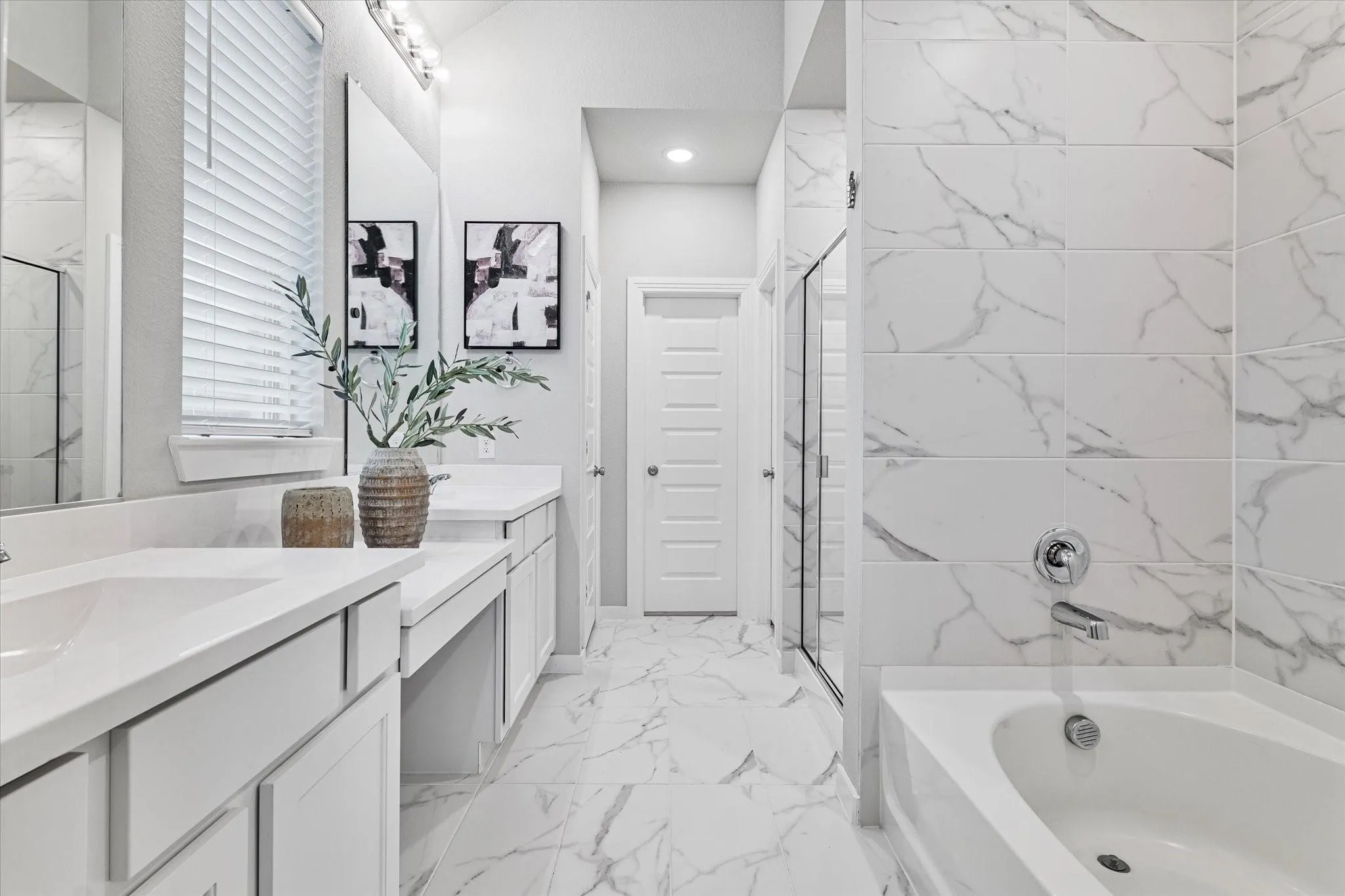 Single Family Residence For Rent in Denton County , 1100 Parkstone Drive, Little Elm, Texas 76227, 4 Bedroom, 3 Bathroom, 2 Garage spaces, 2,253 Sqft, built in 2019, mls#21323046, Real Estate Agent in Little Elm, Homes For Rent in Denton county, Homes For Rent in Little Elm, Realtor in Little Elm Texas, Real Estate Brokerage Independent Realty Texas, Luminita Cordes Realtor