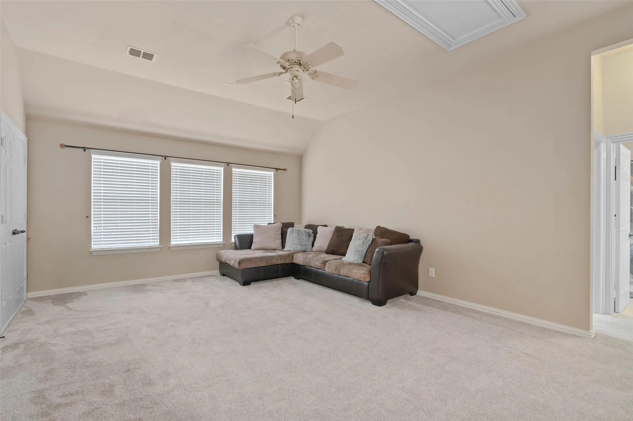 Single Family Residence For Sale in Collin County , 964 Cougar Drive, Allen, Texas 75013, 4 Bedroom, 3 Bathroom, 2 Garage spaces, 3,039 Sqft, built in 2008, mls#21322283, Real Estate Agent in Allen, Homes For Sale in Collin county, Homes For Sale in Allen, Realtor in Allen Texas, Real Estate Brokerage Independent Realty Texas, Luminita Cordes Realtor