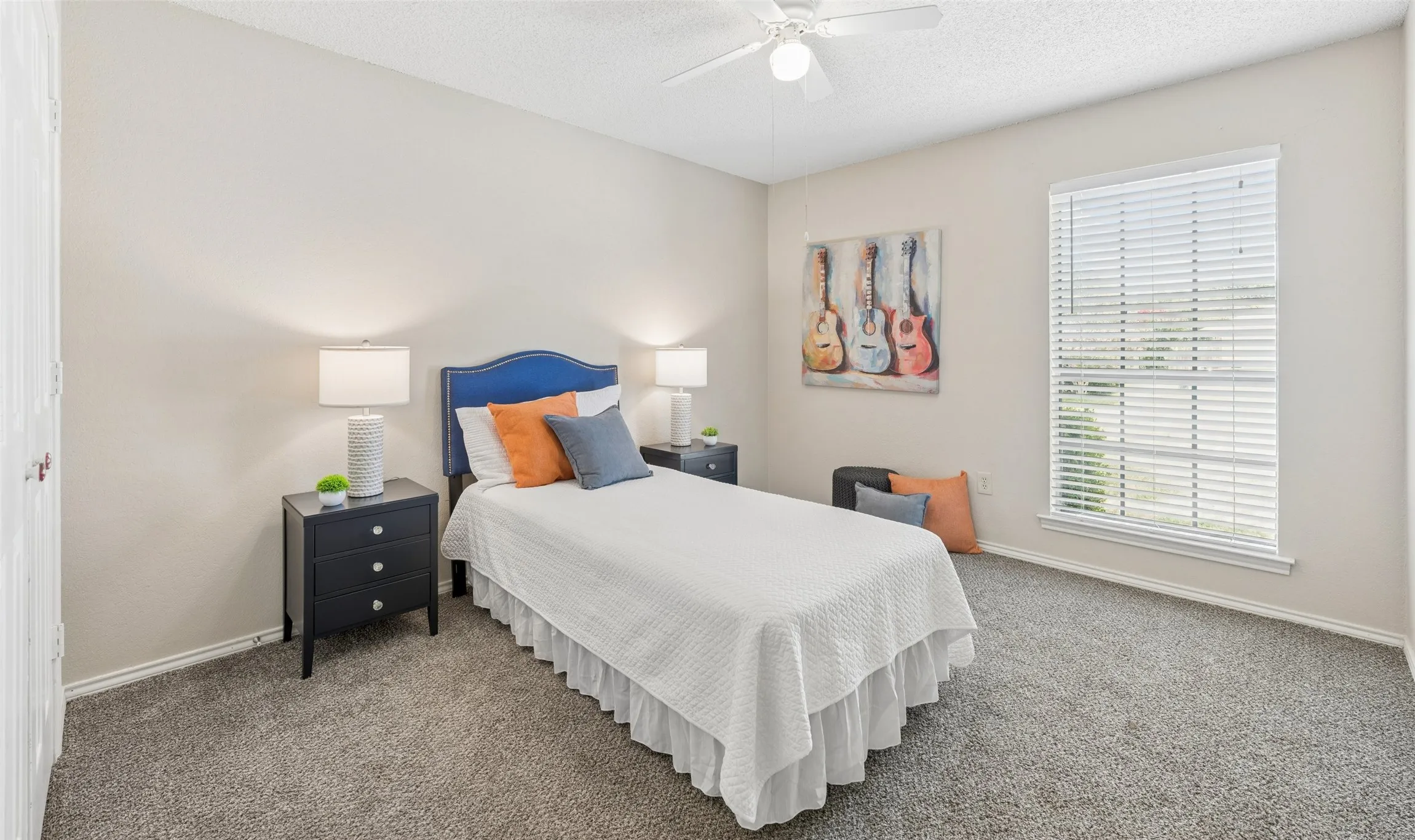 Single Family Residence For Sale in Tarrant County , 5341 Bob Drive, North Richland Hills, Texas 76180, 3 Bedroom, 2 Bathroom, 2 Garage spaces, 1,857 Sqft, built in 1984, mls#21315767, Real Estate Agent in North Richland Hills, Homes For Sale in Tarrant county, Homes For Sale in North Richland Hills, Realtor in North Richland Hills Texas, Real Estate Brokerage Independent Realty Texas, Luminita Cordes Realtor