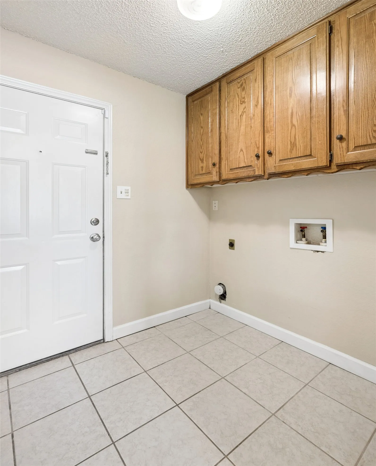 Single Family Residence For Sale in Tarrant County , 5341 Bob Drive, North Richland Hills, Texas 76180, 3 Bedroom, 2 Bathroom, 2 Garage spaces, 1,857 Sqft, built in 1984, mls#21315767, Real Estate Agent in North Richland Hills, Homes For Sale in Tarrant county, Homes For Sale in North Richland Hills, Realtor in North Richland Hills Texas, Real Estate Brokerage Independent Realty Texas, Luminita Cordes Realtor