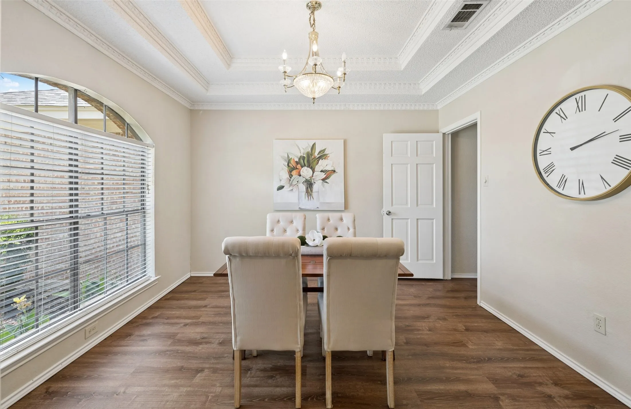 Single Family Residence For Sale in Tarrant County , 5341 Bob Drive, North Richland Hills, Texas 76180, 3 Bedroom, 2 Bathroom, 2 Garage spaces, 1,857 Sqft, built in 1984, mls#21315767, Real Estate Agent in North Richland Hills, Homes For Sale in Tarrant county, Homes For Sale in North Richland Hills, Realtor in North Richland Hills Texas, Real Estate Brokerage Independent Realty Texas, Luminita Cordes Realtor