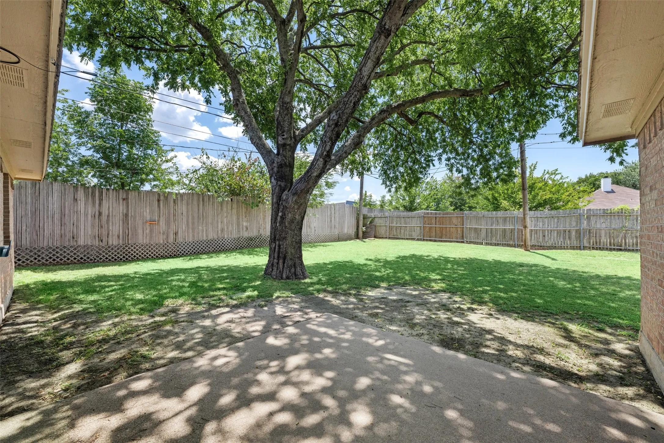 Single Family Residence For Sale in Tarrant County , 5341 Bob Drive, North Richland Hills, Texas 76180, 3 Bedroom, 2 Bathroom, 2 Garage spaces, 1,857 Sqft, built in 1984, mls#21315767, Real Estate Agent in North Richland Hills, Homes For Sale in Tarrant county, Homes For Sale in North Richland Hills, Realtor in North Richland Hills Texas, Real Estate Brokerage Independent Realty Texas, Luminita Cordes Realtor