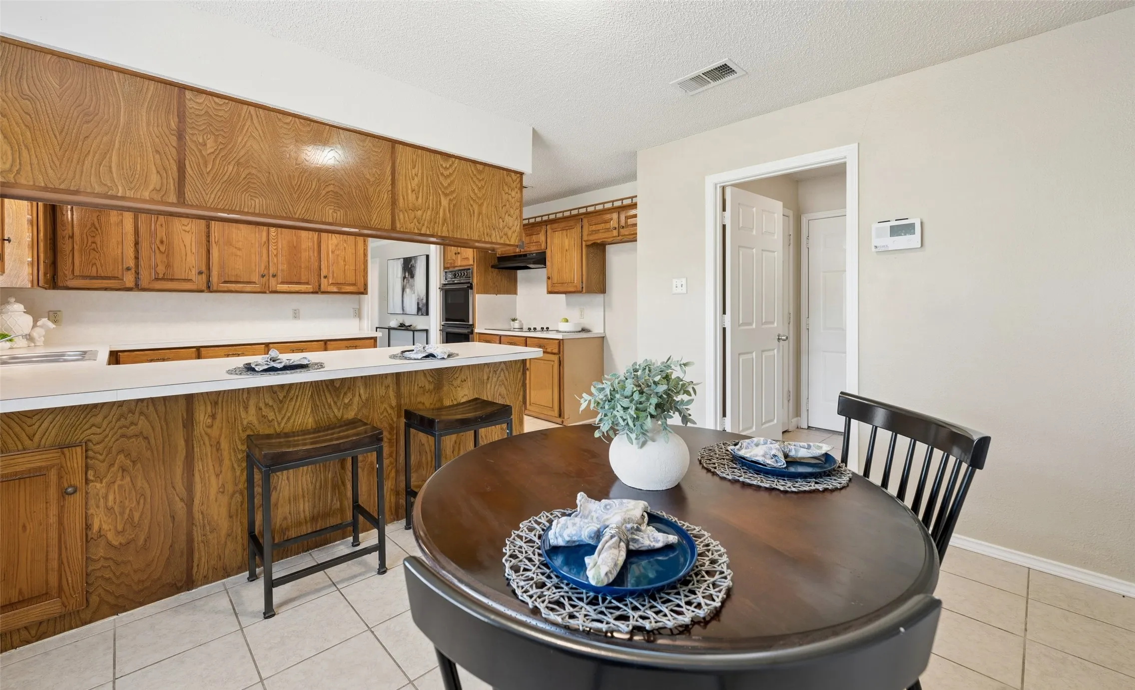 Single Family Residence For Sale in Tarrant County , 5341 Bob Drive, North Richland Hills, Texas 76180, 3 Bedroom, 2 Bathroom, 2 Garage spaces, 1,857 Sqft, built in 1984, mls#21315767, Real Estate Agent in North Richland Hills, Homes For Sale in Tarrant county, Homes For Sale in North Richland Hills, Realtor in North Richland Hills Texas, Real Estate Brokerage Independent Realty Texas, Luminita Cordes Realtor