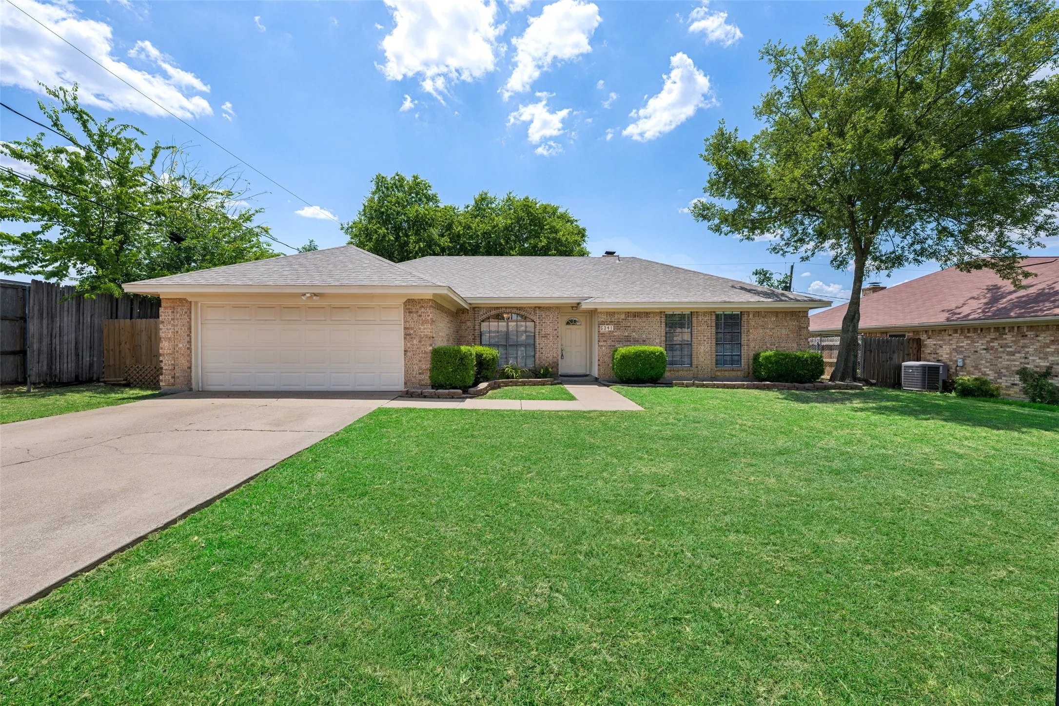 Single Family Residence For Sale in Tarrant County , 5341 Bob Drive, North Richland Hills, Texas 76180, 3 Bedroom, 2 Bathroom, 2 Garage spaces, 1,857 Sqft, built in 1984, mls#21315767, Real Estate Agent in North Richland Hills, Homes For Sale in Tarrant county, Homes For Sale in North Richland Hills, Realtor in North Richland Hills Texas, Real Estate Brokerage Independent Realty Texas, Luminita Cordes Realtor