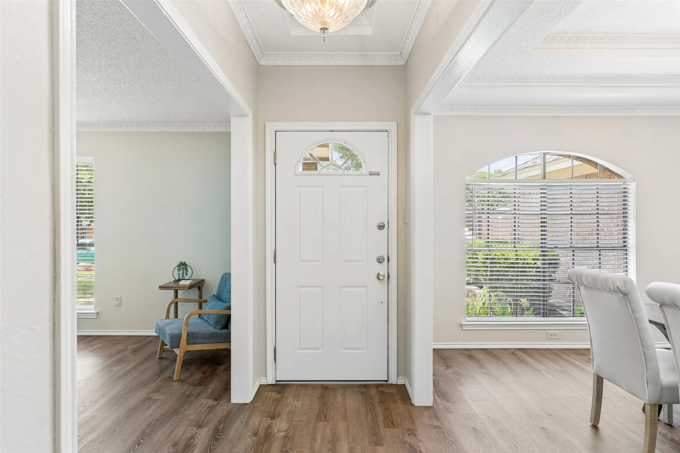 Single Family Residence For Sale in Tarrant County , 5341 Bob Drive, North Richland Hills, Texas 76180, 3 Bedroom, 2 Bathroom, 2 Garage spaces, 1,857 Sqft, built in 1984, mls#21315767, Real Estate Agent in North Richland Hills, Homes For Sale in Tarrant county, Homes For Sale in North Richland Hills, Realtor in North Richland Hills Texas, Real Estate Brokerage Independent Realty Texas, Luminita Cordes Realtor