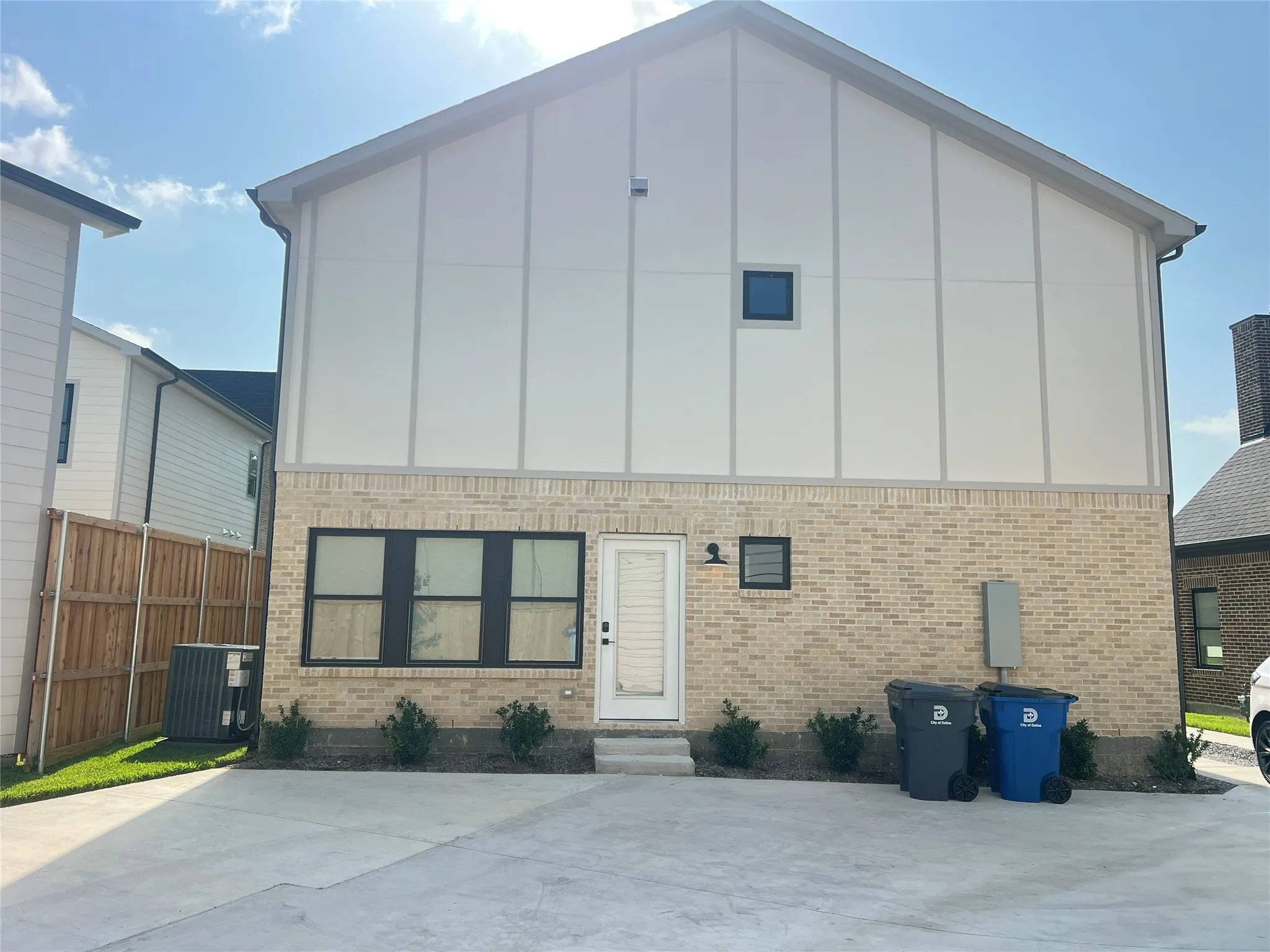 Single Family Residence For Rent in Dallas County , 3303 Homer Street, Dallas, Texas 75206, 7 Bedrooms, 8 Bathrooms, 2 Garage spaces, 3,400 Sqft, built in 2025, Price $16,000, mls#21323601, Real Estate Agent in Dallas, Homes For Rent in Dallas county, Homes For Rent in Dallas, Realtor in Dallas Texas, Real Estate Brokerage Independent Realty Texas, Luminita Cordes Realtor