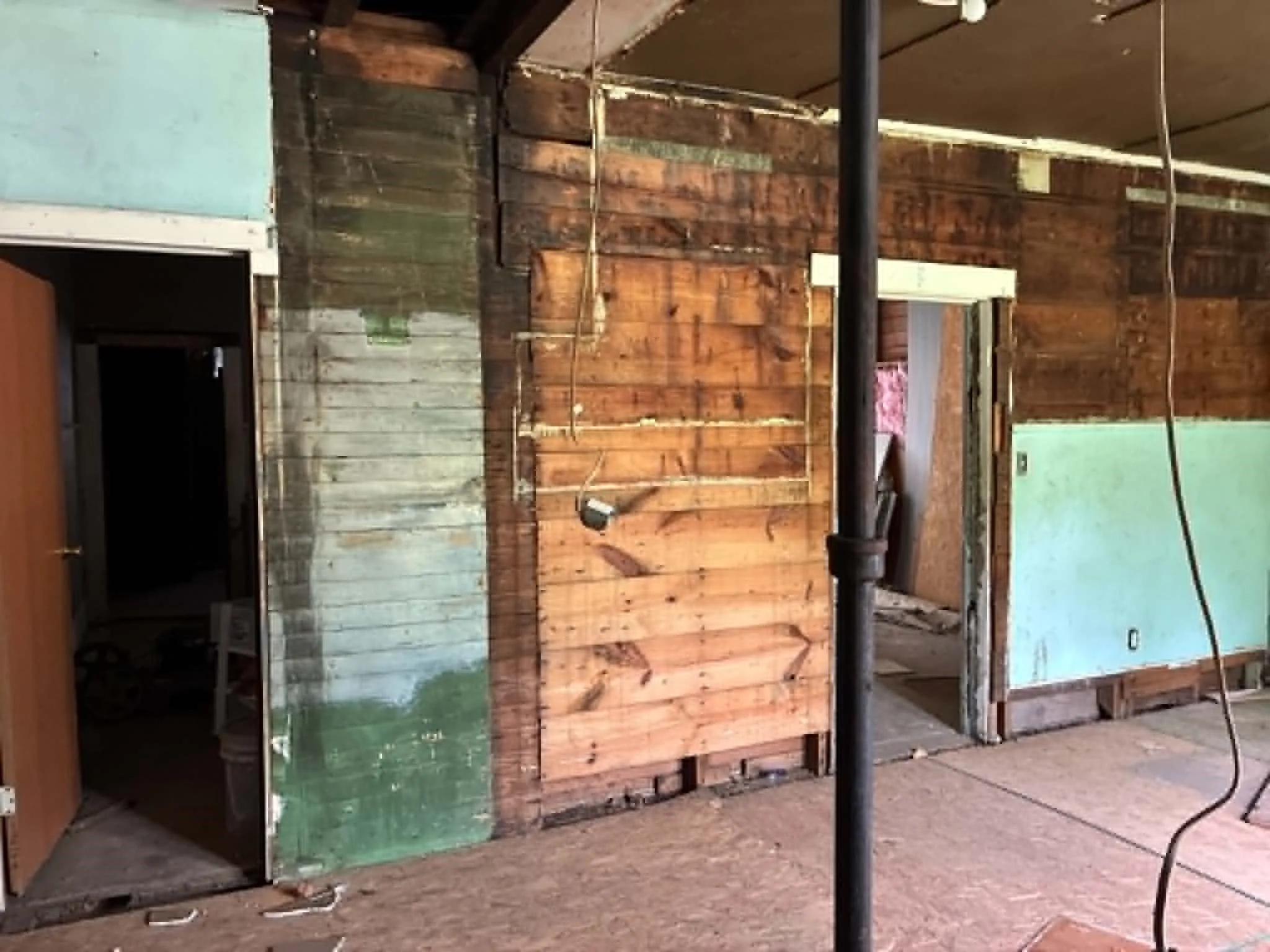 Duplex For Sale in Gregg County , 1408 / 1410 S 12th Street, Longview, Texas 75602, 2 Bedroom, 2 Bathroom, Garage spaces, 0 Sqft, built in 1951, mls#21316647, Real Estate Agent in Longview, Homes For Sale in Gregg county, Homes For Sale in Longview, Realtor in Longview Texas, Real Estate Brokerage Independent Realty Texas, Luminita Cordes Realtor
