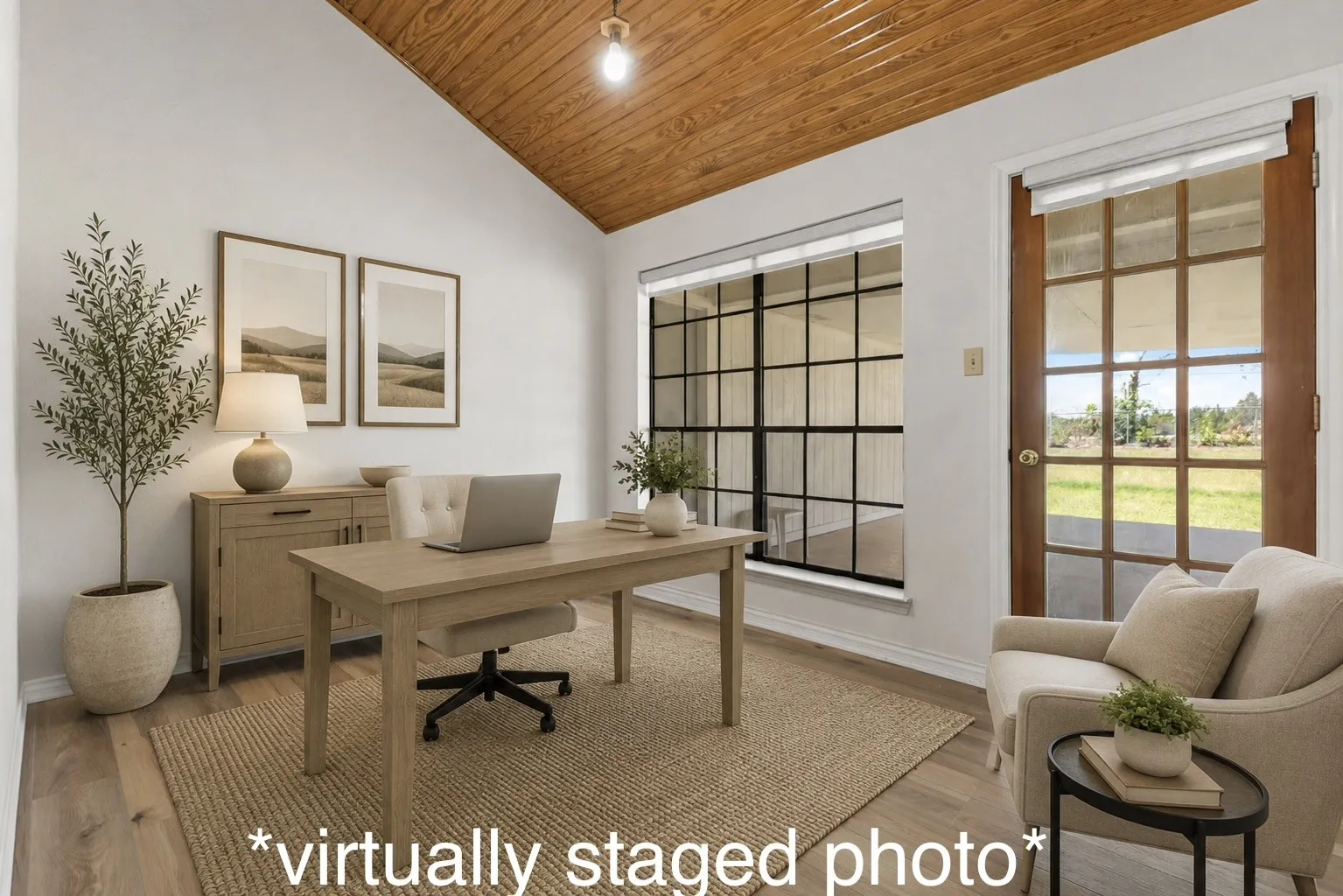 Single Family Residence For Sale in Ellis County , 740 Squire Place, Red Oak, Texas 75154, 3 Bedroom, 2 Bathroom, 2 Garage spaces, 1,625 Sqft, built in 1983, mls#21323825, Real Estate Agent in Red Oak, Homes For Sale in Ellis county, Homes For Sale in Red Oak, Realtor in Red Oak Texas, Real Estate Brokerage Independent Realty Texas, Luminita Cordes Realtor