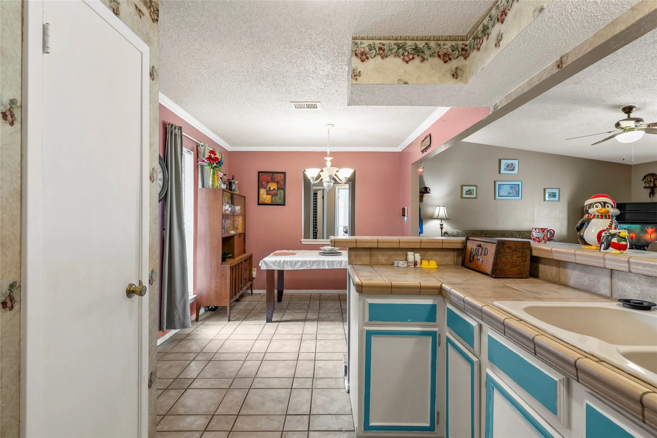 Single Family Residence For Sale in Mc Lennan County , 2105 Real Drive, Woodway, Texas 76712, 4 Bedroom, 2 Bathroom, 2 Garage spaces, 1,563 Sqft, built in 1980, Price $255,000, mls#21323699, Real Estate Agent in Woodway, Homes For Sale in Mc Lennan county, Homes For Sale in Woodway, Realtor in Woodway Texas, Real Estate Brokerage Independent Realty Texas, Luminita Cordes Realtor
