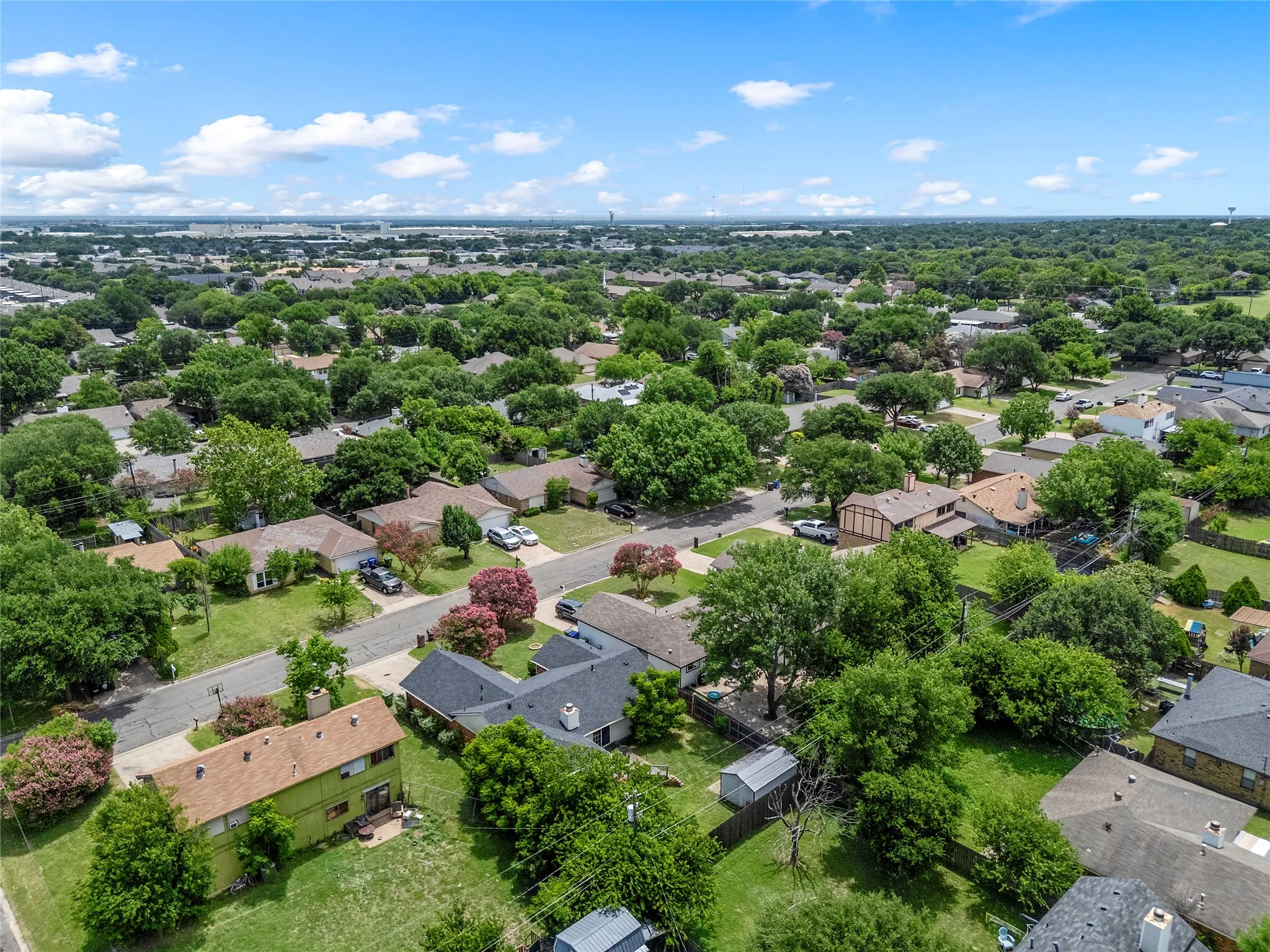 Single Family Residence For Sale in Mc Lennan County , 2105 Real Drive, Woodway, Texas 76712, 4 Bedroom, 2 Bathroom, 2 Garage spaces, 1,563 Sqft, built in 1980, Price $255,000, mls#21323699, Real Estate Agent in Woodway, Homes For Sale in Mc Lennan county, Homes For Sale in Woodway, Realtor in Woodway Texas, Real Estate Brokerage Independent Realty Texas, Luminita Cordes Realtor
