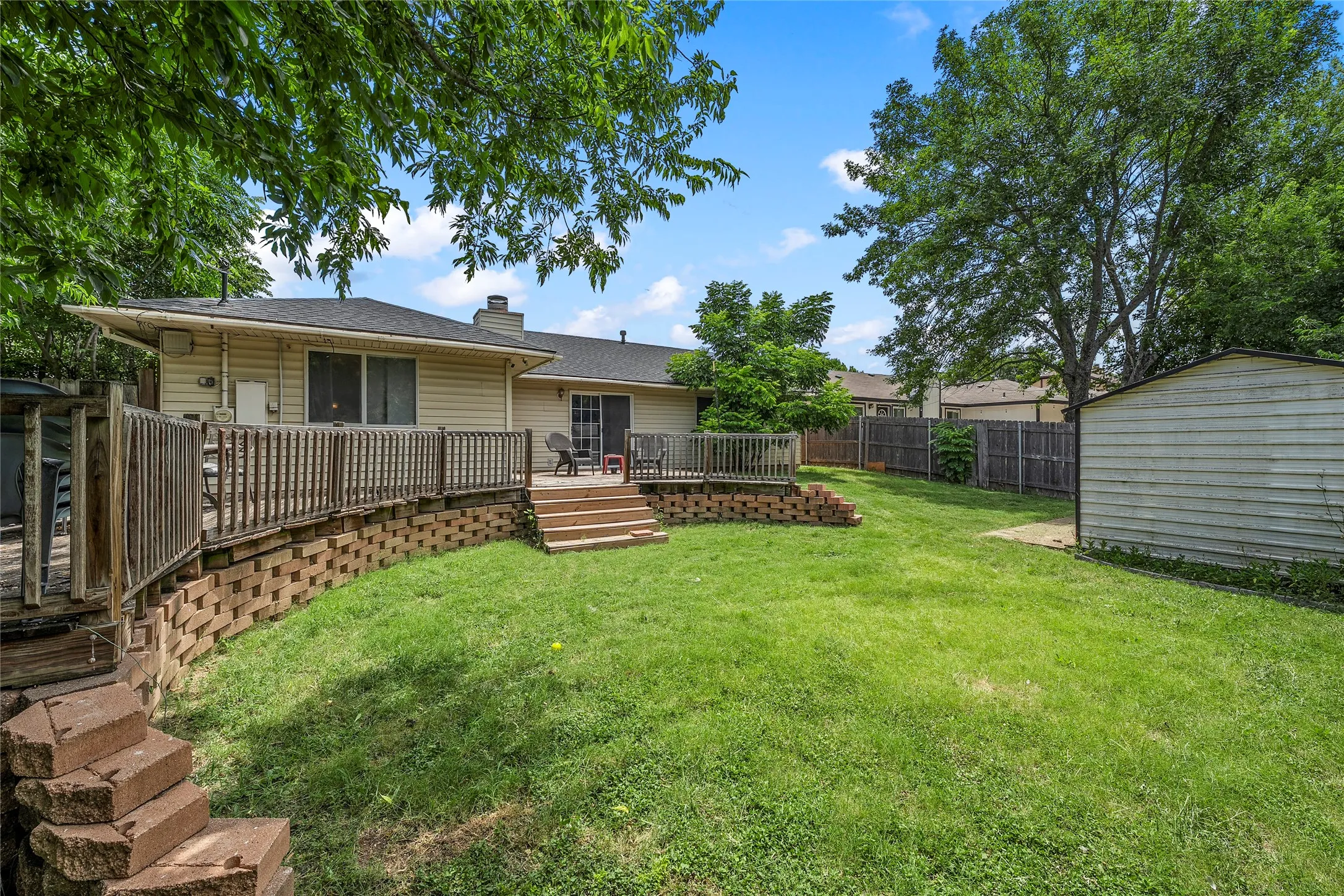 Single Family Residence For Sale in Mc Lennan County , 2105 Real Drive, Woodway, Texas 76712, 4 Bedroom, 2 Bathroom, 2 Garage spaces, 1,563 Sqft, built in 1980, Price $255,000, mls#21323699, Real Estate Agent in Woodway, Homes For Sale in Mc Lennan county, Homes For Sale in Woodway, Realtor in Woodway Texas, Real Estate Brokerage Independent Realty Texas, Luminita Cordes Realtor