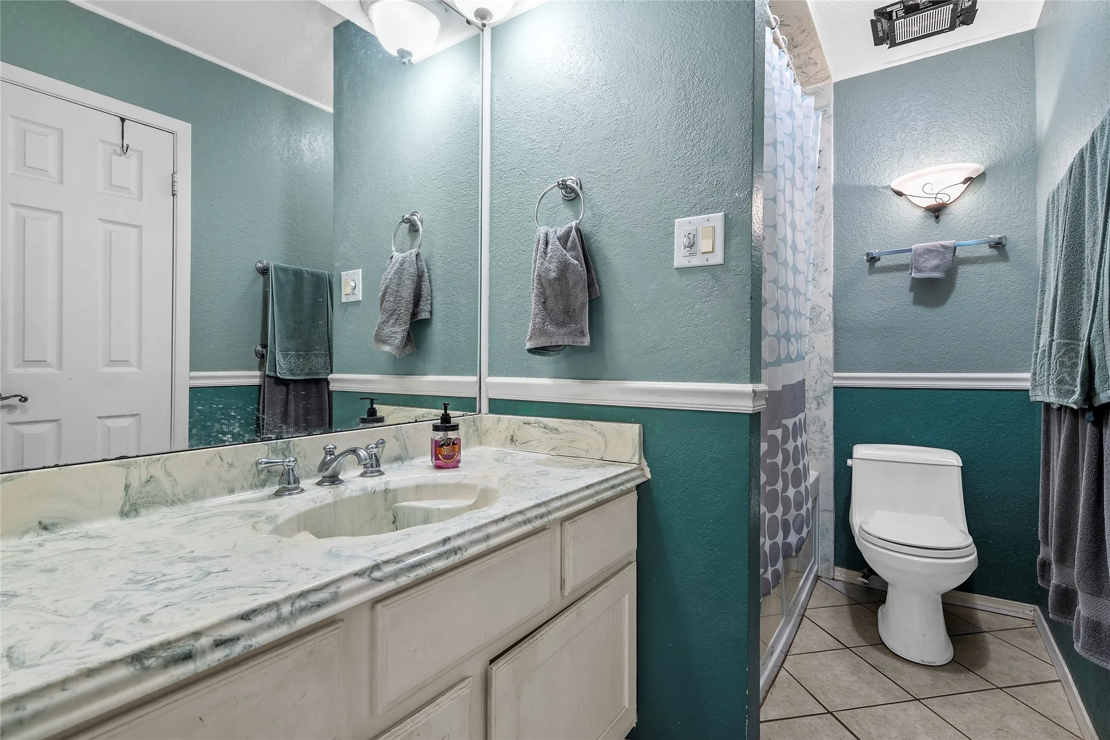 Single Family Residence For Sale in Mc Lennan County , 2105 Real Drive, Woodway, Texas 76712, 4 Bedroom, 2 Bathroom, 2 Garage spaces, 1,563 Sqft, built in 1980, Price $255,000, mls#21323699, Real Estate Agent in Woodway, Homes For Sale in Mc Lennan county, Homes For Sale in Woodway, Realtor in Woodway Texas, Real Estate Brokerage Independent Realty Texas, Luminita Cordes Realtor