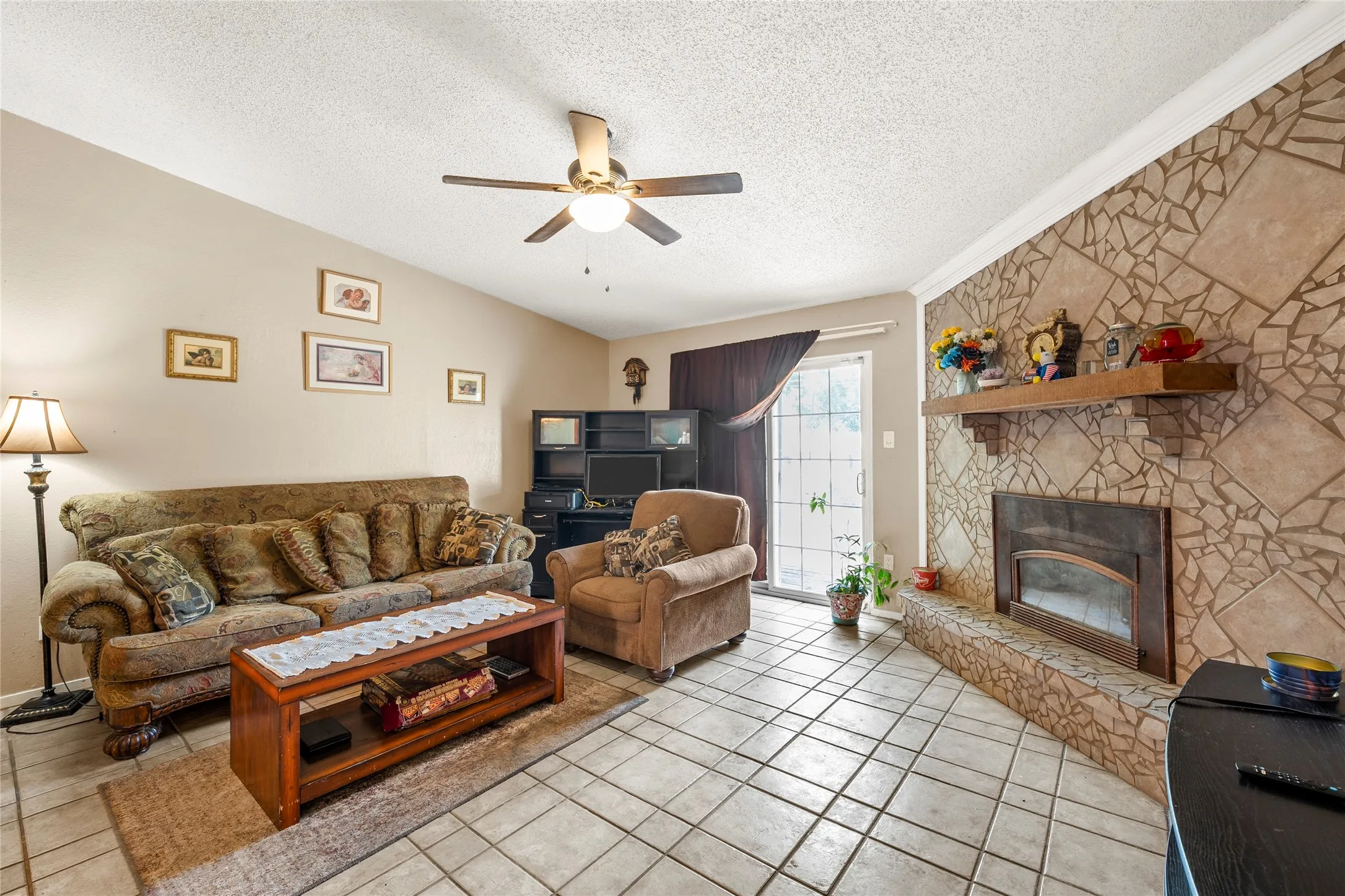 Single Family Residence For Sale in Mc Lennan County , 2105 Real Drive, Woodway, Texas 76712, 4 Bedroom, 2 Bathroom, 2 Garage spaces, 1,563 Sqft, built in 1980, Price $255,000, mls#21323699, Real Estate Agent in Woodway, Homes For Sale in Mc Lennan county, Homes For Sale in Woodway, Realtor in Woodway Texas, Real Estate Brokerage Independent Realty Texas, Luminita Cordes Realtor