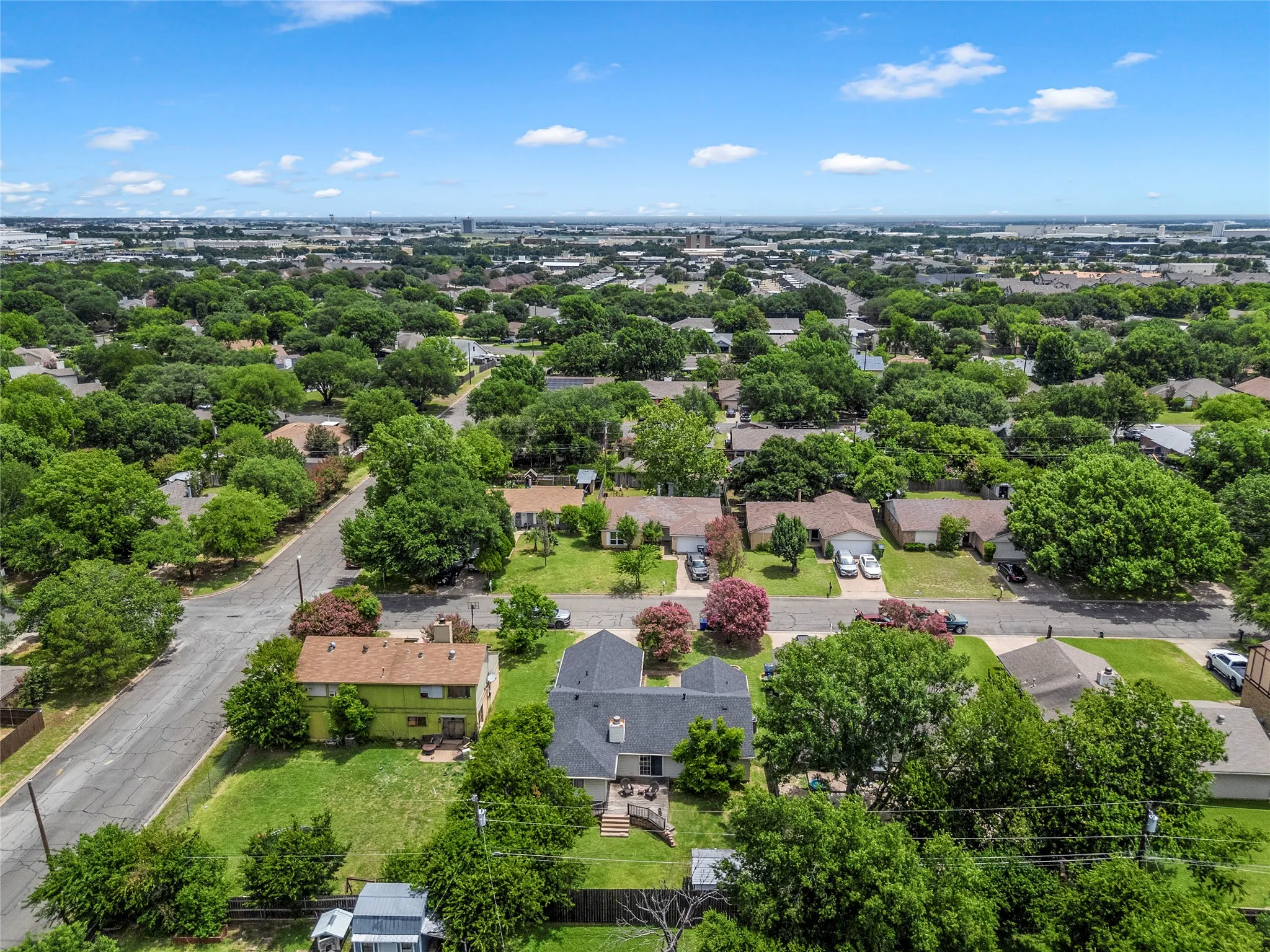 Single Family Residence For Sale in Mc Lennan County , 2105 Real Drive, Woodway, Texas 76712, 4 Bedroom, 2 Bathroom, 2 Garage spaces, 1,563 Sqft, built in 1980, Price $255,000, mls#21323699, Real Estate Agent in Woodway, Homes For Sale in Mc Lennan county, Homes For Sale in Woodway, Realtor in Woodway Texas, Real Estate Brokerage Independent Realty Texas, Luminita Cordes Realtor