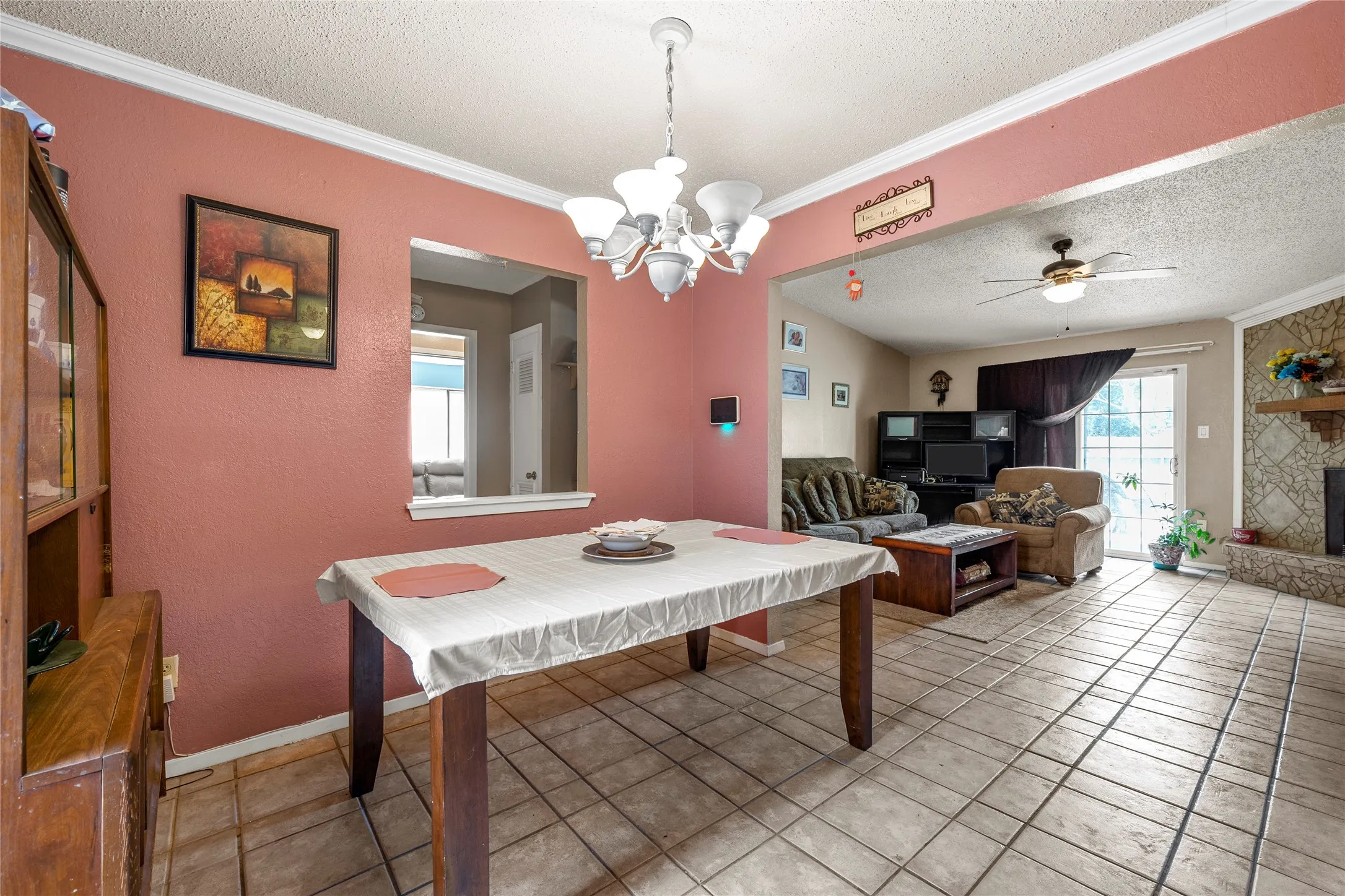 Single Family Residence For Sale in Mc Lennan County , 2105 Real Drive, Woodway, Texas 76712, 4 Bedroom, 2 Bathroom, 2 Garage spaces, 1,563 Sqft, built in 1980, Price $255,000, mls#21323699, Real Estate Agent in Woodway, Homes For Sale in Mc Lennan county, Homes For Sale in Woodway, Realtor in Woodway Texas, Real Estate Brokerage Independent Realty Texas, Luminita Cordes Realtor