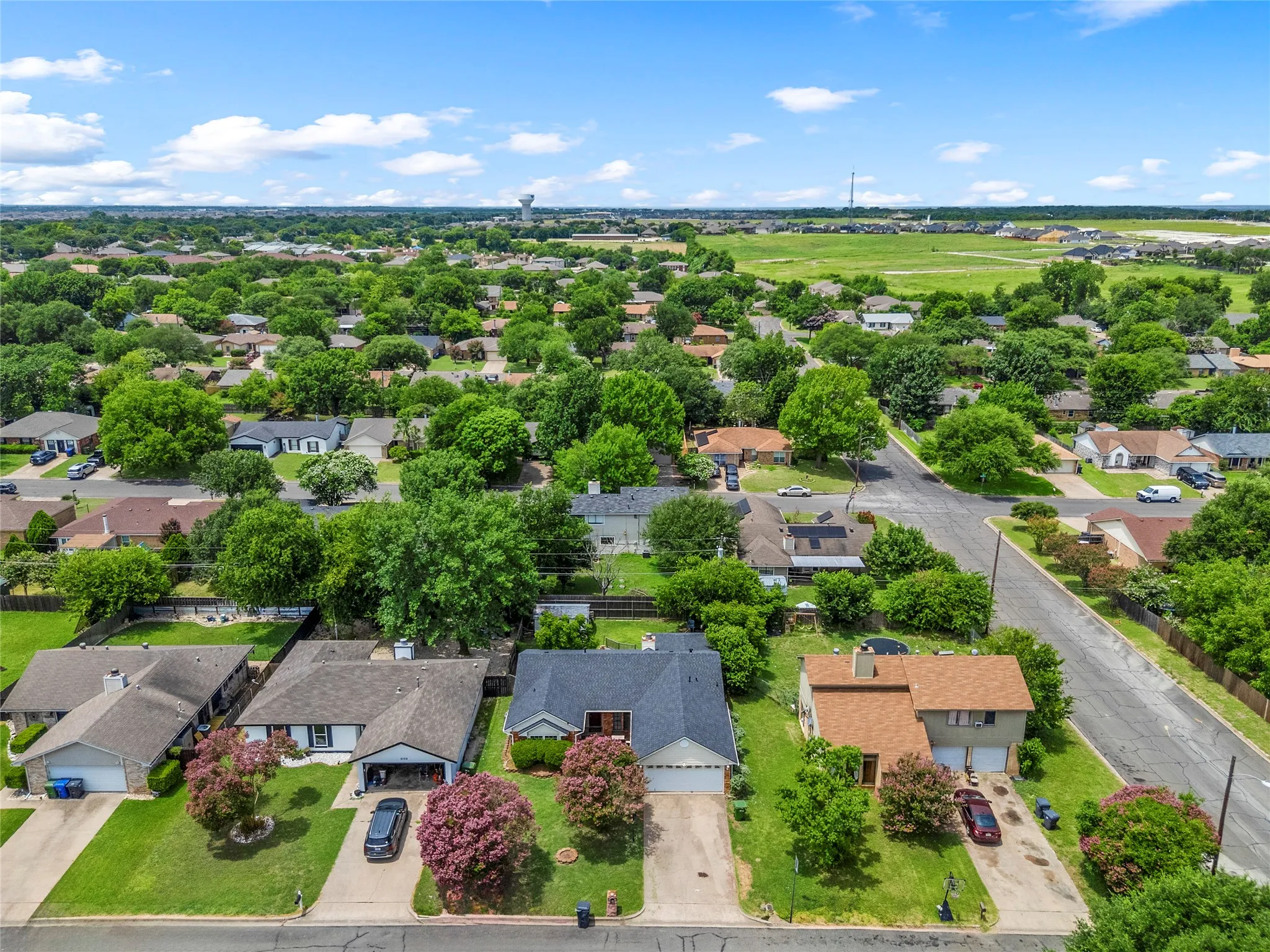 Single Family Residence For Sale in Mc Lennan County , 2105 Real Drive, Woodway, Texas 76712, 4 Bedroom, 2 Bathroom, 2 Garage spaces, 1,563 Sqft, built in 1980, Price $255,000, mls#21323699, Real Estate Agent in Woodway, Homes For Sale in Mc Lennan county, Homes For Sale in Woodway, Realtor in Woodway Texas, Real Estate Brokerage Independent Realty Texas, Luminita Cordes Realtor