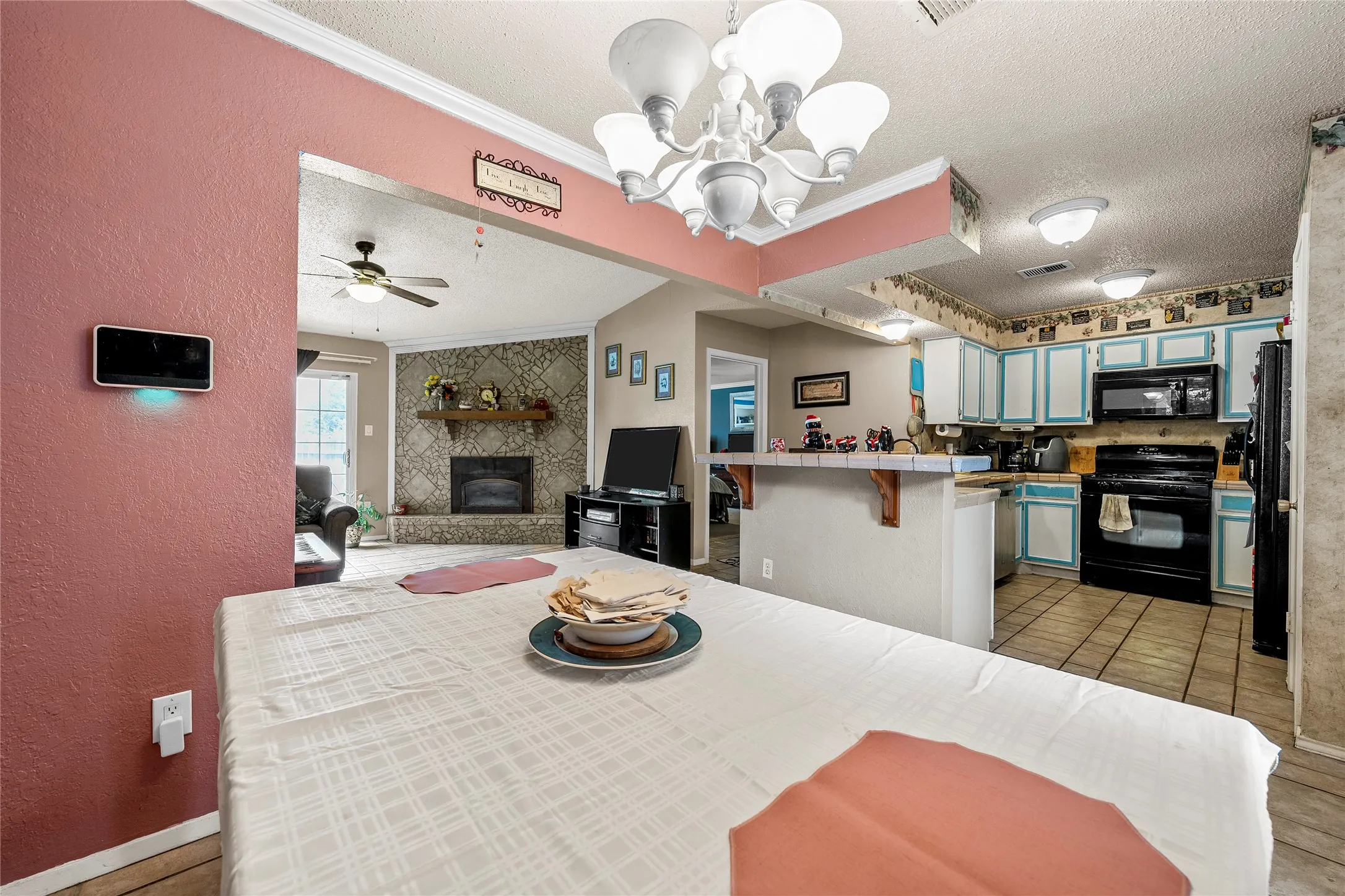 Single Family Residence For Sale in Mc Lennan County , 2105 Real Drive, Woodway, Texas 76712, 4 Bedroom, 2 Bathroom, 2 Garage spaces, 1,563 Sqft, built in 1980, Price $255,000, mls#21323699, Real Estate Agent in Woodway, Homes For Sale in Mc Lennan county, Homes For Sale in Woodway, Realtor in Woodway Texas, Real Estate Brokerage Independent Realty Texas, Luminita Cordes Realtor