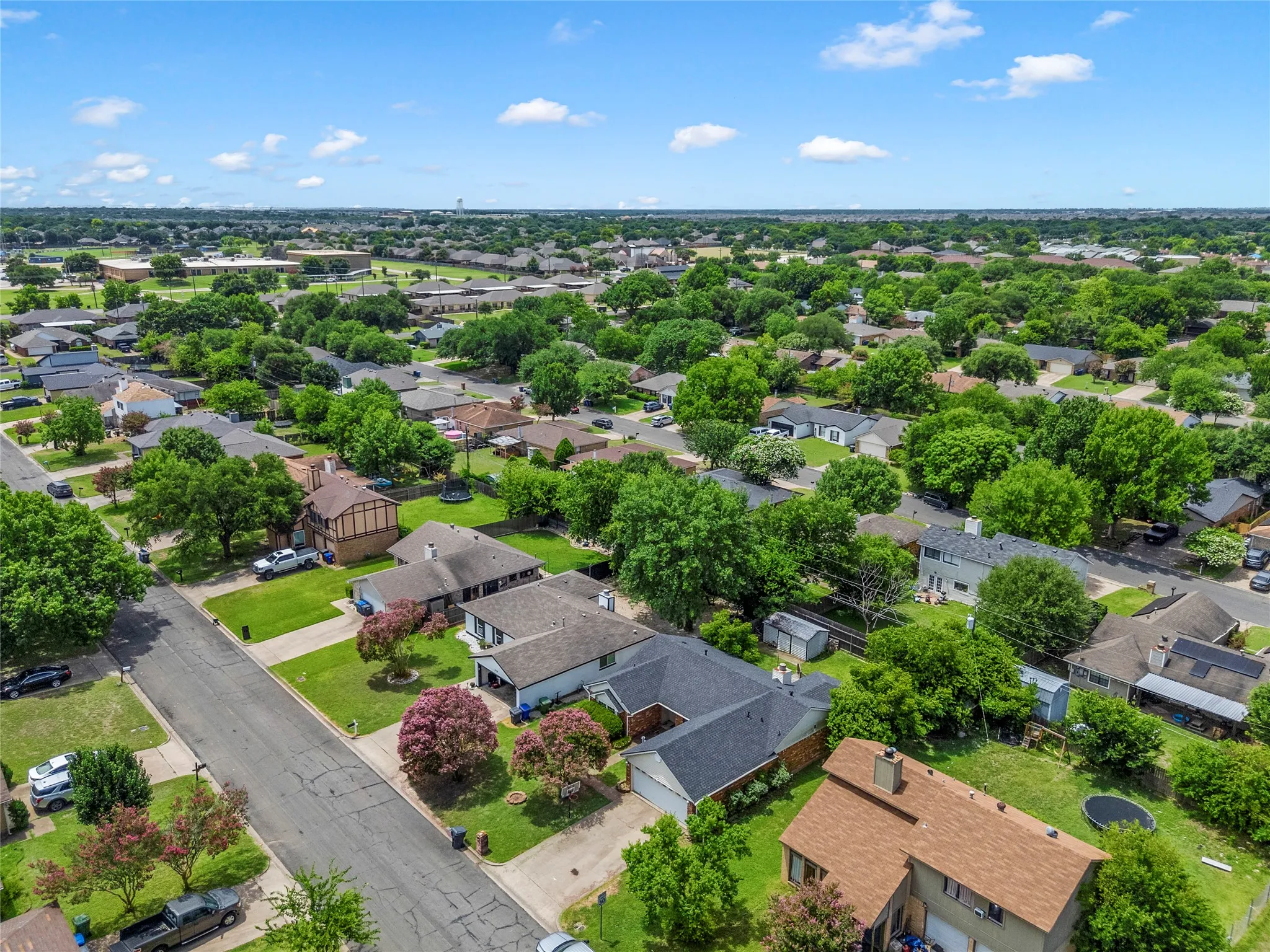 Single Family Residence For Sale in Mc Lennan County , 2105 Real Drive, Woodway, Texas 76712, 4 Bedroom, 2 Bathroom, 2 Garage spaces, 1,563 Sqft, built in 1980, Price $255,000, mls#21323699, Real Estate Agent in Woodway, Homes For Sale in Mc Lennan county, Homes For Sale in Woodway, Realtor in Woodway Texas, Real Estate Brokerage Independent Realty Texas, Luminita Cordes Realtor