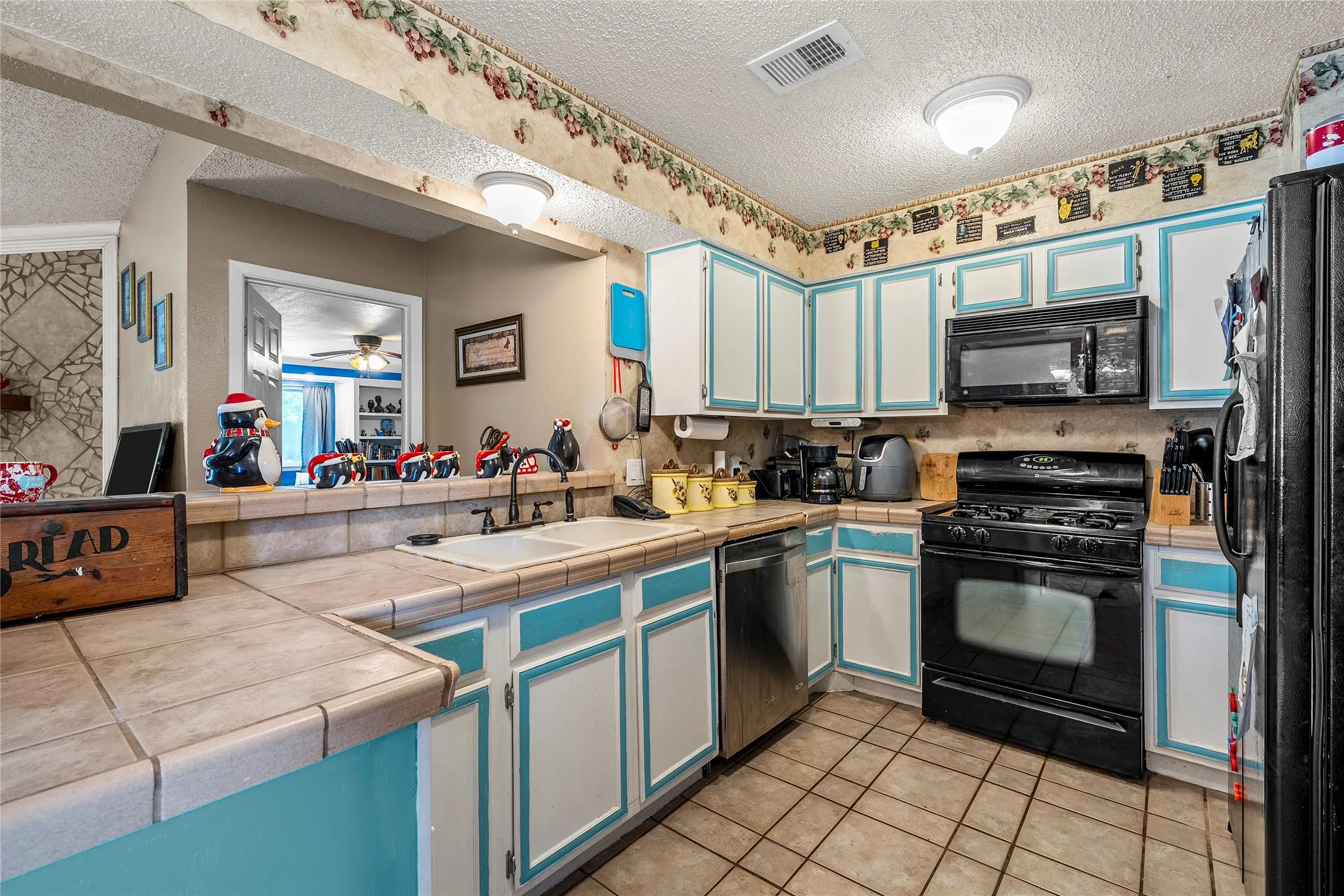 Single Family Residence For Sale in Mc Lennan County , 2105 Real Drive, Woodway, Texas 76712, 4 Bedroom, 2 Bathroom, 2 Garage spaces, 1,563 Sqft, built in 1980, Price $255,000, mls#21323699, Real Estate Agent in Woodway, Homes For Sale in Mc Lennan county, Homes For Sale in Woodway, Realtor in Woodway Texas, Real Estate Brokerage Independent Realty Texas, Luminita Cordes Realtor