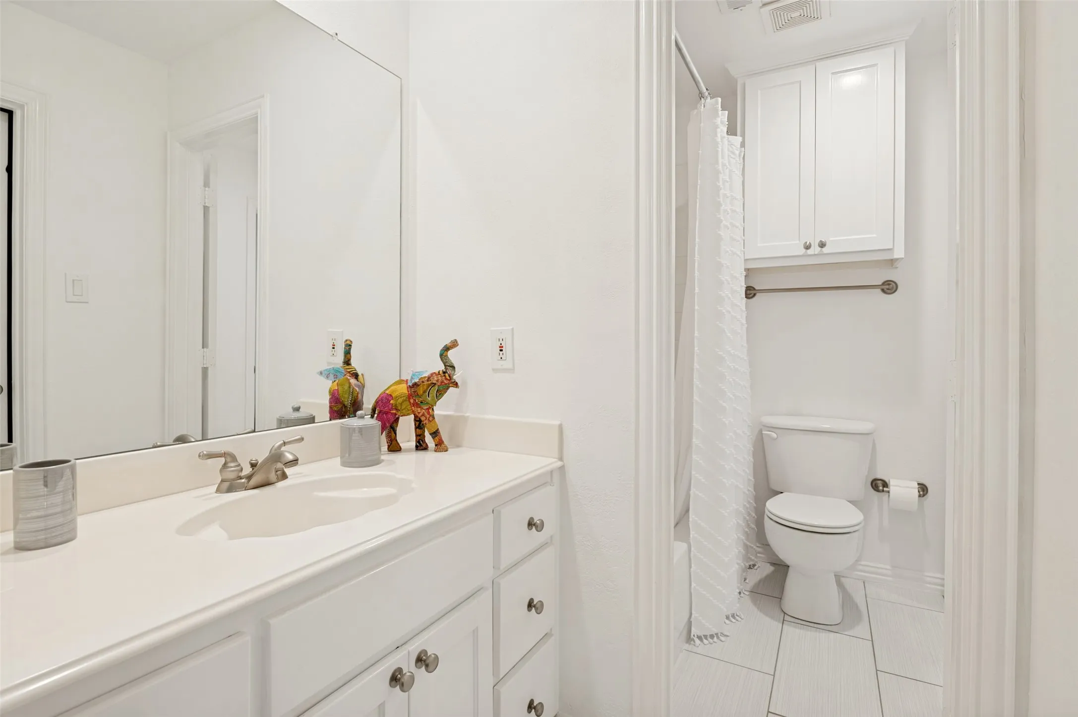 Jack and Jill bath