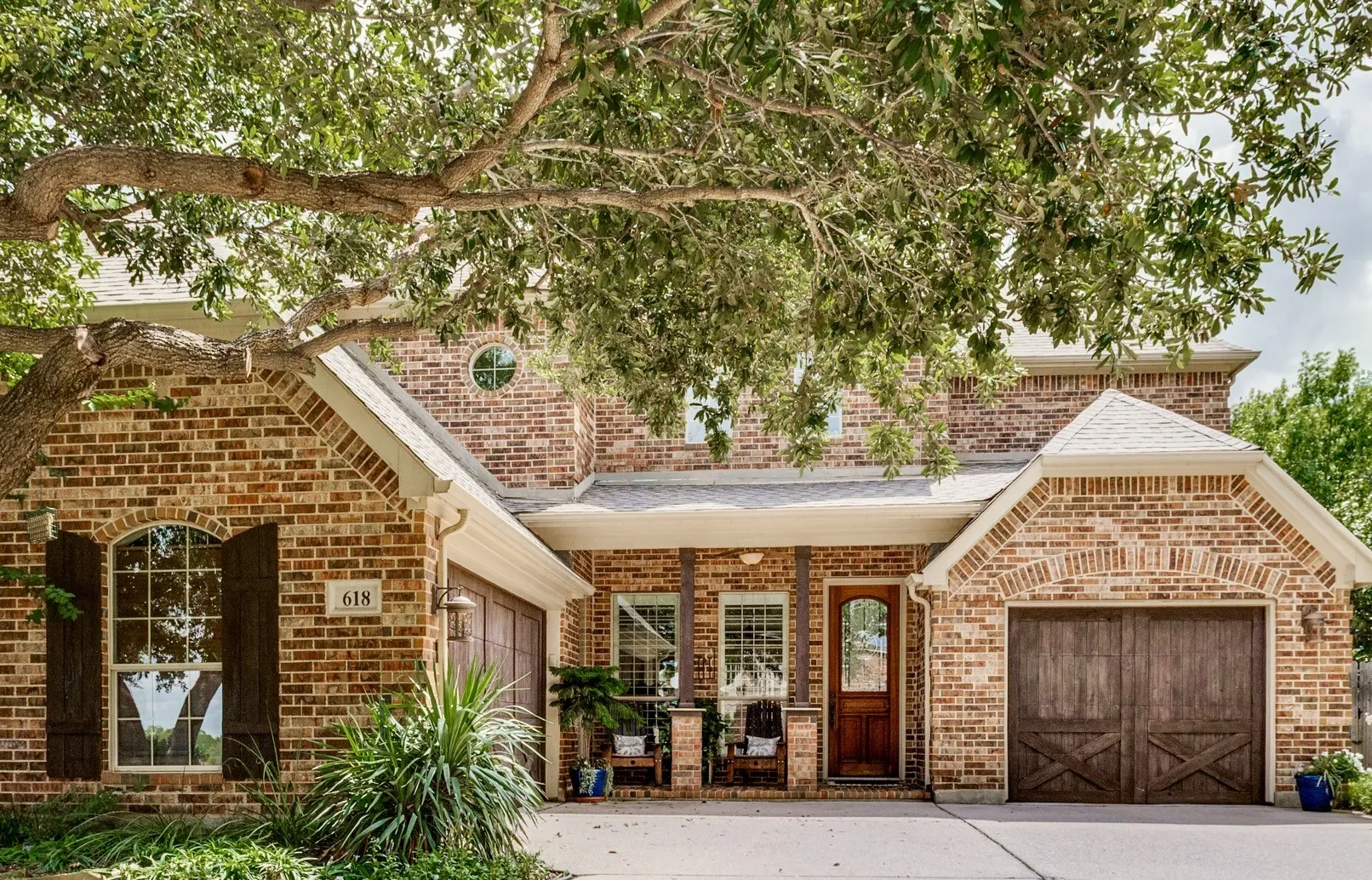 Single Family Residence For Sale in Tarrant County , 618 Goliad Drive, Keller, Texas 76248, 4 Bedroom, 4 Bathroom, 3 Garage spaces, 3,964 Sqft, built in 2001, mls#21322670, Real Estate Agent in Keller, Homes For Sale in Tarrant county, Homes For Sale in Keller, Realtor in Keller Texas, Real Estate Brokerage Independent Realty Texas, Luminita Cordes Realtor