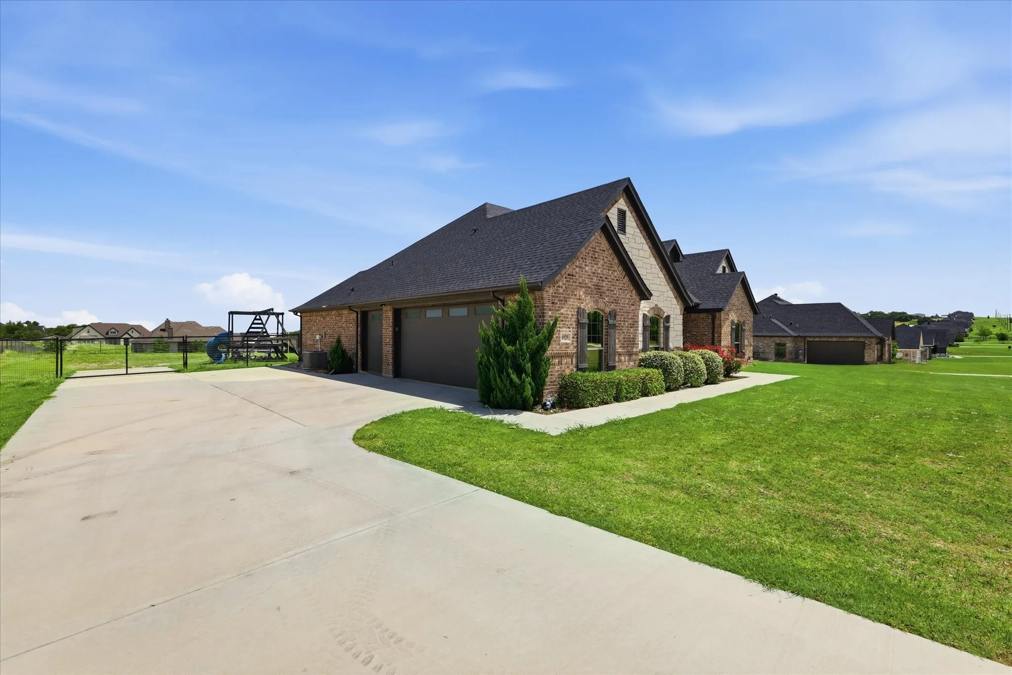 Single Family Residence For Sale in Parker County , 6929 Veal Station Road, Weatherford, Texas 76085, 4 Bedroom, 3 Bathroom, 3 Garage spaces, 2,328 Sqft, built in 2020, mls#21318410, Real Estate Agent in Weatherford, Homes For Sale in Parker county, Homes For Sale in Weatherford, Realtor in Weatherford Texas, Real Estate Brokerage Independent Realty Texas, Luminita Cordes Realtor