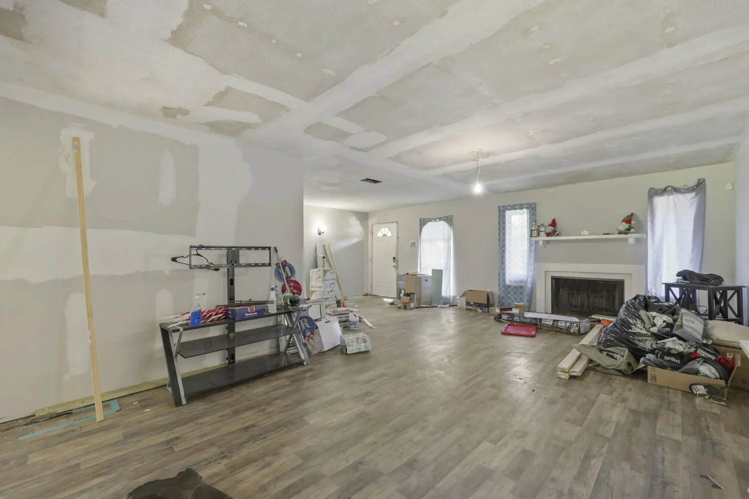 Single Family Residence For Sale in Dallas County , 1106 Cielo Vista Drive, Grand Prairie, Texas 75052, 3 Bedroom, 2 Bathroom, Garage spaces, 1,813 Sqft, built in 1972, mls#21317178, Real Estate Agent in Grand Prairie, Homes For Sale in Dallas county, Homes For Sale in Grand Prairie, Realtor in Grand Prairie Texas, Real Estate Brokerage Independent Realty Texas, Luminita Cordes Realtor
