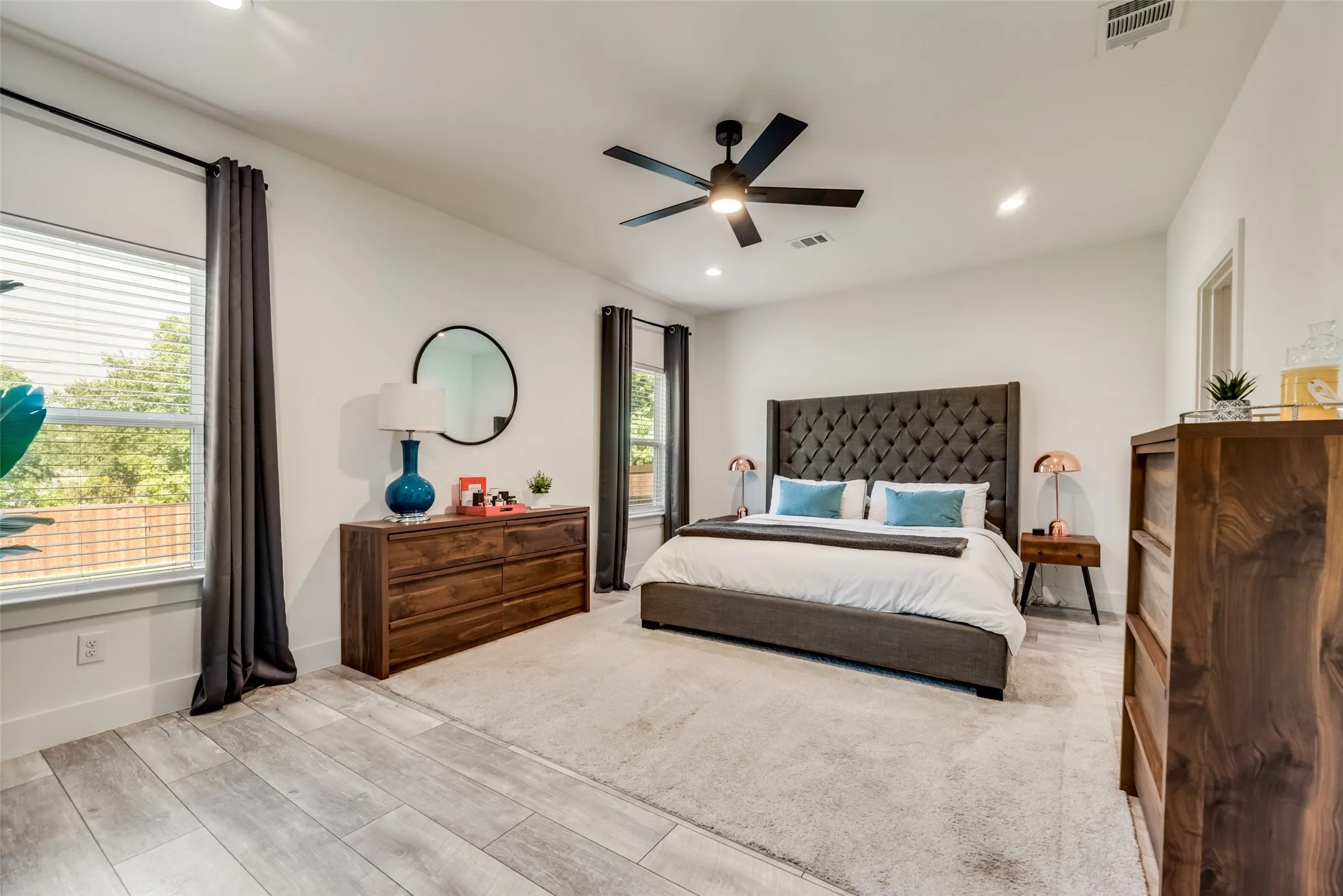 Single Family Residence For Rent in Dallas County , 3001 Fernwood Avenue, Dallas, Texas 75216, 4 Bedroom, 2 Bathroom, 2 Garage spaces, 1,738 Sqft, built in 2021, mls#21323849, Real Estate Agent in Dallas, Homes For Rent in Dallas county, Homes For Rent in Dallas, Realtor in Dallas Texas, Real Estate Brokerage Independent Realty Texas, Luminita Cordes Realtor