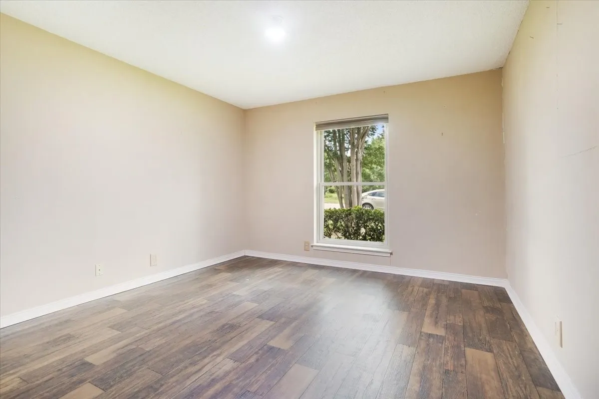 Single Family Residence For Sale in Grayson County , 1621 Idlewood Drive, Sherman, Texas 75092, 4 Bedroom, 3 Bathroom, 3 Garage spaces, 3,026 Sqft, built in 1976, mls#21323281, Real Estate Agent in Sherman, Homes For Sale in Grayson county, Homes For Sale in Sherman, Realtor in Sherman Texas, Real Estate Brokerage Independent Realty Texas, Luminita Cordes Realtor