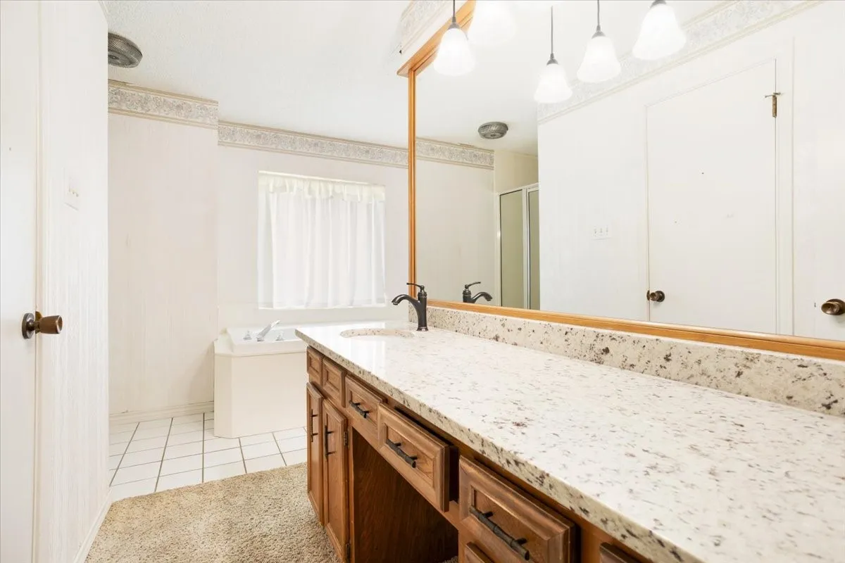 Single Family Residence For Sale in Grayson County , 1621 Idlewood Drive, Sherman, Texas 75092, 4 Bedroom, 3 Bathroom, 3 Garage spaces, 3,026 Sqft, built in 1976, mls#21323281, Real Estate Agent in Sherman, Homes For Sale in Grayson county, Homes For Sale in Sherman, Realtor in Sherman Texas, Real Estate Brokerage Independent Realty Texas, Luminita Cordes Realtor