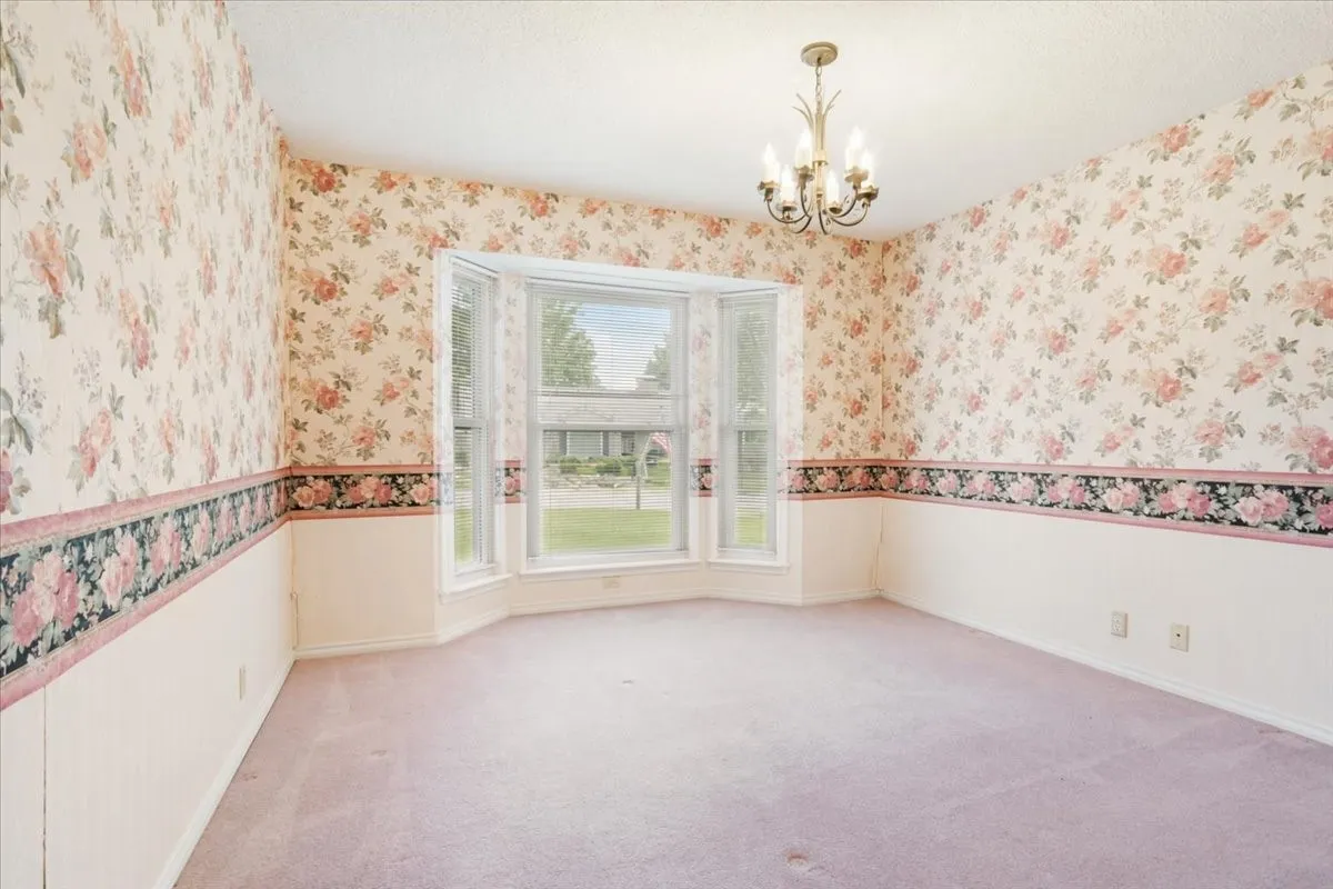 Single Family Residence For Sale in Grayson County , 1621 Idlewood Drive, Sherman, Texas 75092, 4 Bedroom, 3 Bathroom, 3 Garage spaces, 3,026 Sqft, built in 1976, mls#21323281, Real Estate Agent in Sherman, Homes For Sale in Grayson county, Homes For Sale in Sherman, Realtor in Sherman Texas, Real Estate Brokerage Independent Realty Texas, Luminita Cordes Realtor
