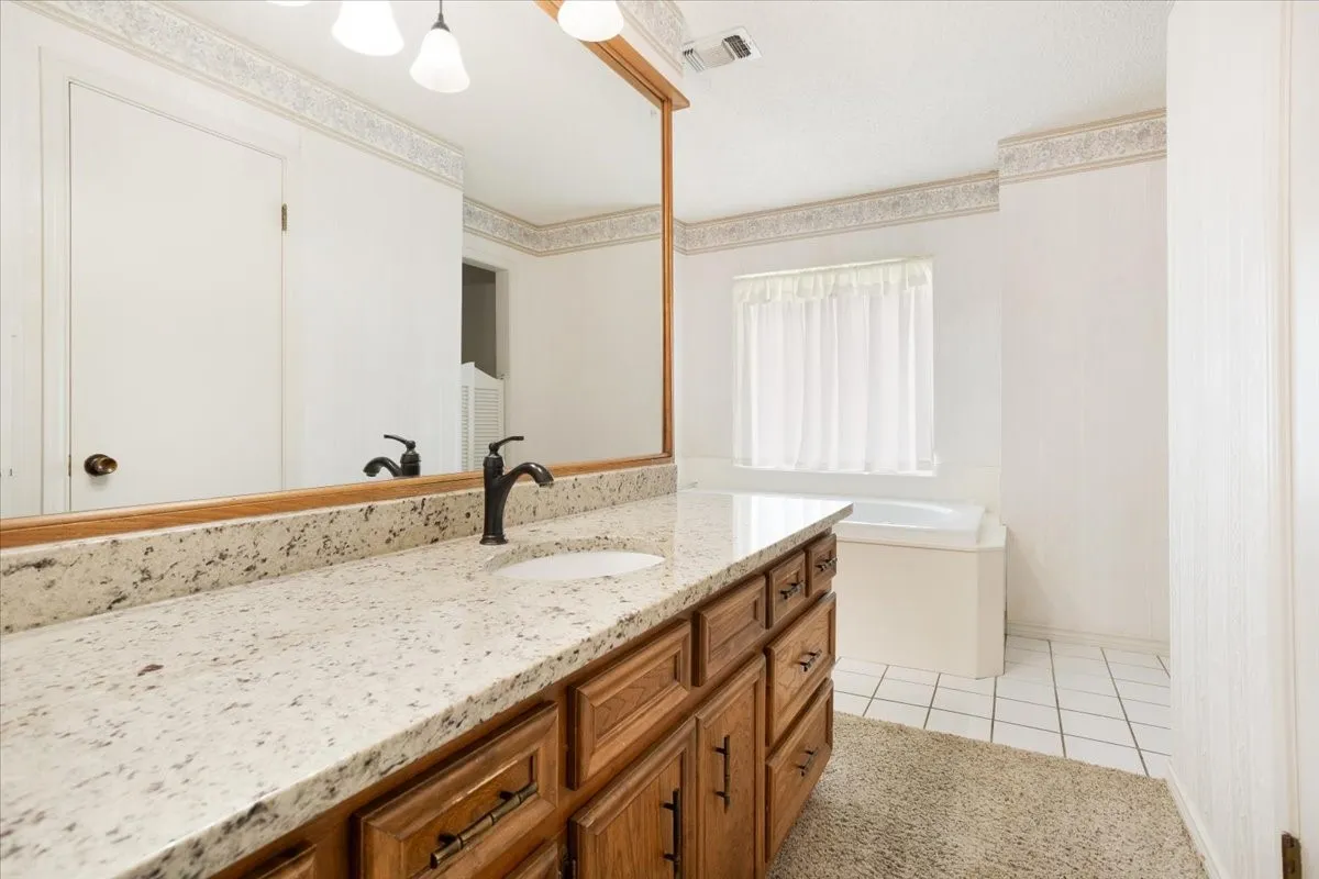 Single Family Residence For Sale in Grayson County , 1621 Idlewood Drive, Sherman, Texas 75092, 4 Bedroom, 3 Bathroom, 3 Garage spaces, 3,026 Sqft, built in 1976, mls#21323281, Real Estate Agent in Sherman, Homes For Sale in Grayson county, Homes For Sale in Sherman, Realtor in Sherman Texas, Real Estate Brokerage Independent Realty Texas, Luminita Cordes Realtor
