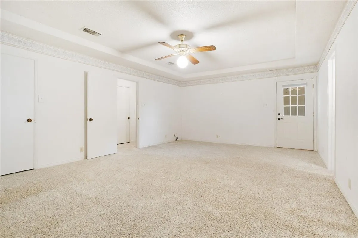 Single Family Residence For Sale in Grayson County , 1621 Idlewood Drive, Sherman, Texas 75092, 4 Bedroom, 3 Bathroom, 3 Garage spaces, 3,026 Sqft, built in 1976, mls#21323281, Real Estate Agent in Sherman, Homes For Sale in Grayson county, Homes For Sale in Sherman, Realtor in Sherman Texas, Real Estate Brokerage Independent Realty Texas, Luminita Cordes Realtor