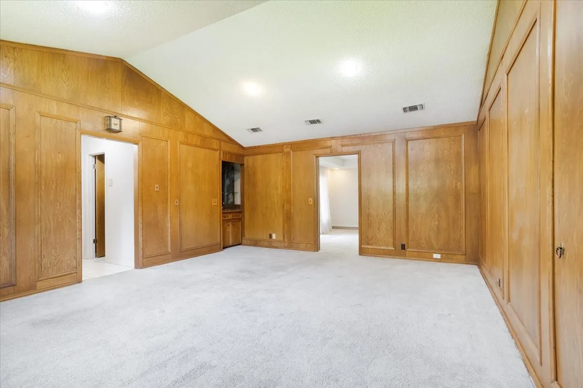Single Family Residence For Sale in Grayson County , 1621 Idlewood Drive, Sherman, Texas 75092, 4 Bedroom, 3 Bathroom, 3 Garage spaces, 3,026 Sqft, built in 1976, mls#21323281, Real Estate Agent in Sherman, Homes For Sale in Grayson county, Homes For Sale in Sherman, Realtor in Sherman Texas, Real Estate Brokerage Independent Realty Texas, Luminita Cordes Realtor