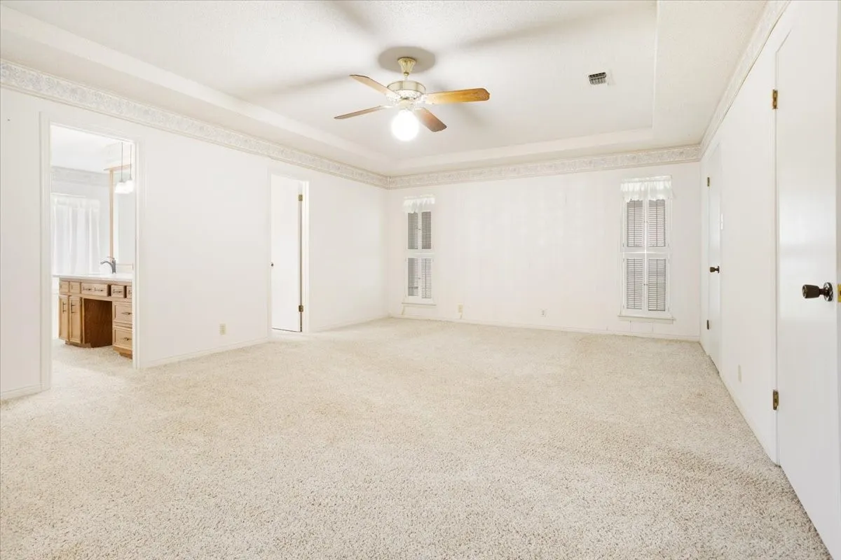 Single Family Residence For Sale in Grayson County , 1621 Idlewood Drive, Sherman, Texas 75092, 4 Bedroom, 3 Bathroom, 3 Garage spaces, 3,026 Sqft, built in 1976, mls#21323281, Real Estate Agent in Sherman, Homes For Sale in Grayson county, Homes For Sale in Sherman, Realtor in Sherman Texas, Real Estate Brokerage Independent Realty Texas, Luminita Cordes Realtor