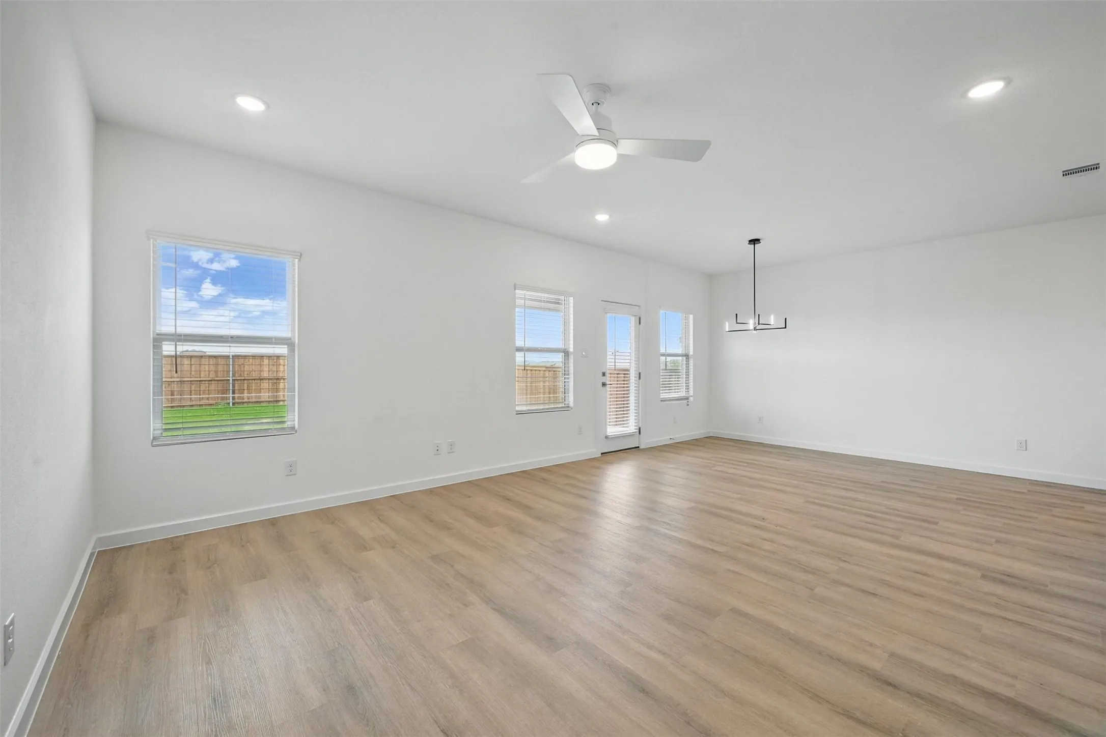 Single Family Residence For Rent in Grayson County , 1413 Richardson Street, Howe, Texas 75459, 4 Bedroom, 3 Bathroom, 2 Garage spaces, 2,306 Sqft, built in 2024, mls#21323358, Real Estate Agent in Howe, Homes For Rent in Grayson county, Homes For Rent in Howe, Realtor in Howe Texas, Real Estate Brokerage Independent Realty Texas, Luminita Cordes Realtor