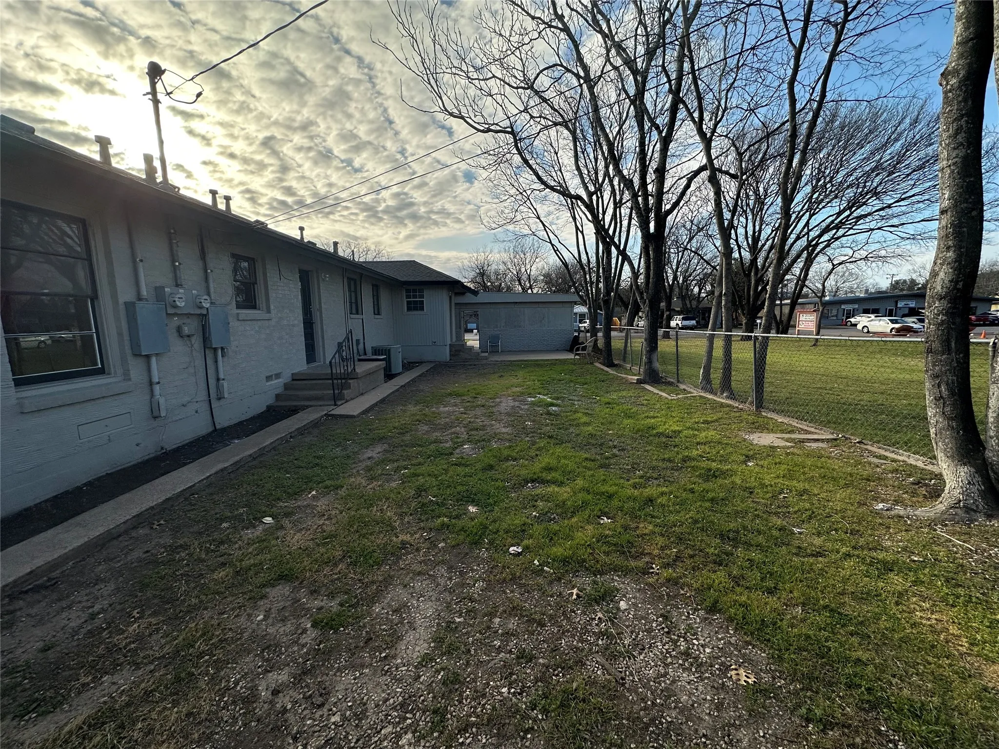 Duplex For Rent in Ellis County , 315 W Main Street, Midlothian, Texas 76065, 2 Bedrooms, 1 Bathroom, 1 Garage spaces, 1,064 Sqft, built in 1925, Price $1,750, mls#21317660, Real Estate Agent in Midlothian, Homes For Rent in Ellis county, Homes For Rent in Midlothian, Realtor in Midlothian Texas, Real Estate Brokerage Independent Realty Texas, Luminita Cordes Realtor