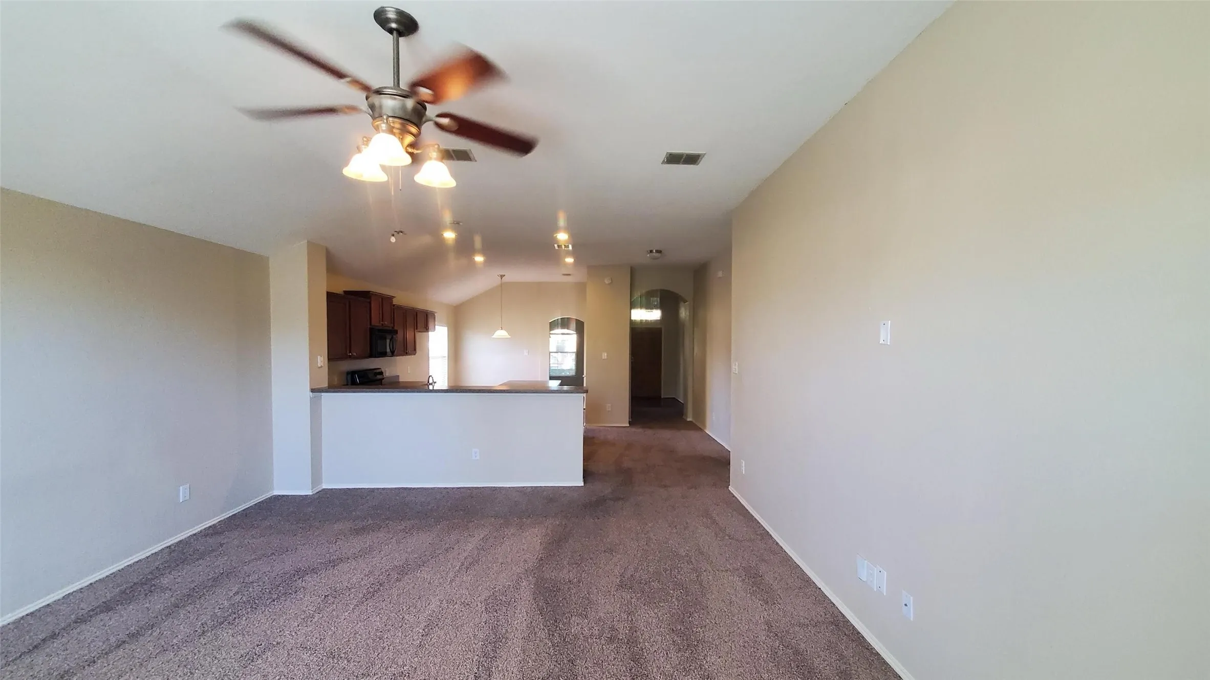 Single Family Residence For Rent in Kaufman County , 1019 Rumley Road, Forney, Texas 75126, 3 Bedroom, 2 Bathroom, 2 Garage spaces, 1,974 Sqft, built in 2005, mls#21323895, Real Estate Agent in Forney, Homes For Rent in Kaufman county, Homes For Rent in Forney, Realtor in Forney Texas, Real Estate Brokerage Independent Realty Texas, Luminita Cordes Realtor