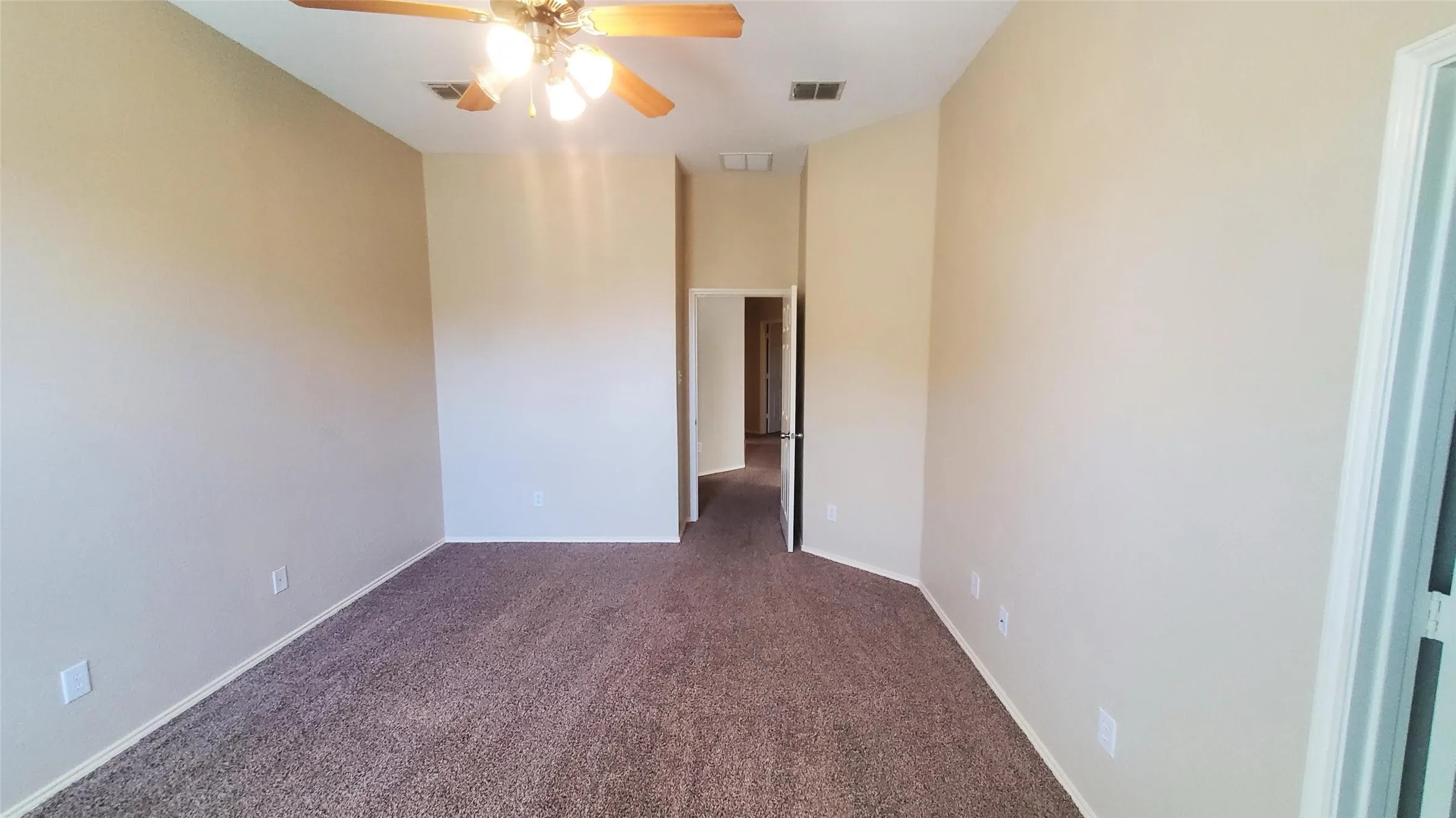 Single Family Residence For Rent in Kaufman County , 1019 Rumley Road, Forney, Texas 75126, 3 Bedroom, 2 Bathroom, 2 Garage spaces, 1,974 Sqft, built in 2005, mls#21323895, Real Estate Agent in Forney, Homes For Rent in Kaufman county, Homes For Rent in Forney, Realtor in Forney Texas, Real Estate Brokerage Independent Realty Texas, Luminita Cordes Realtor