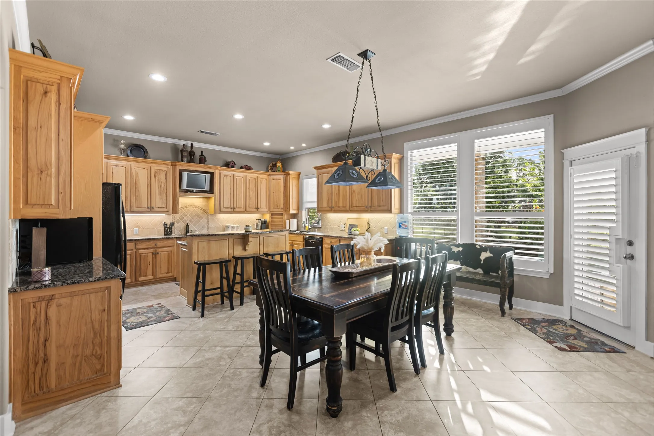 Single Family Residence For Sale in Grayson County , 633 Durning Road, Van Alstyne, Texas 75495, 4 Bedroom, 3 Bathroom, 3 Garage spaces, 3,230 Sqft, built in 2003, mls#21323807, Real Estate Agent in Van Alstyne, Homes For Sale in Grayson county, Homes For Sale in Van Alstyne, Realtor in Van Alstyne Texas, Real Estate Brokerage Independent Realty Texas, Luminita Cordes Realtor